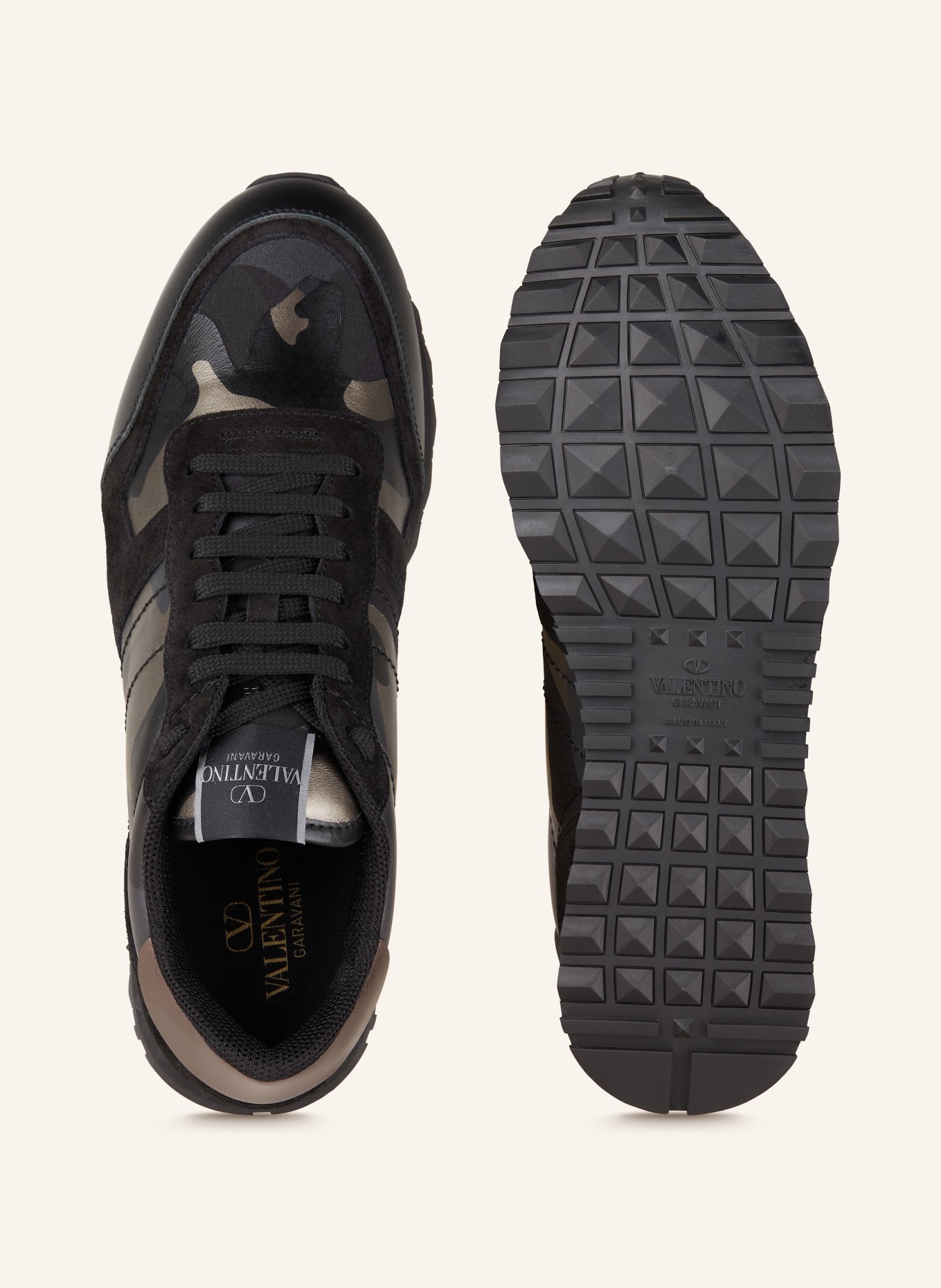 All black valentino rockrunner hotsell