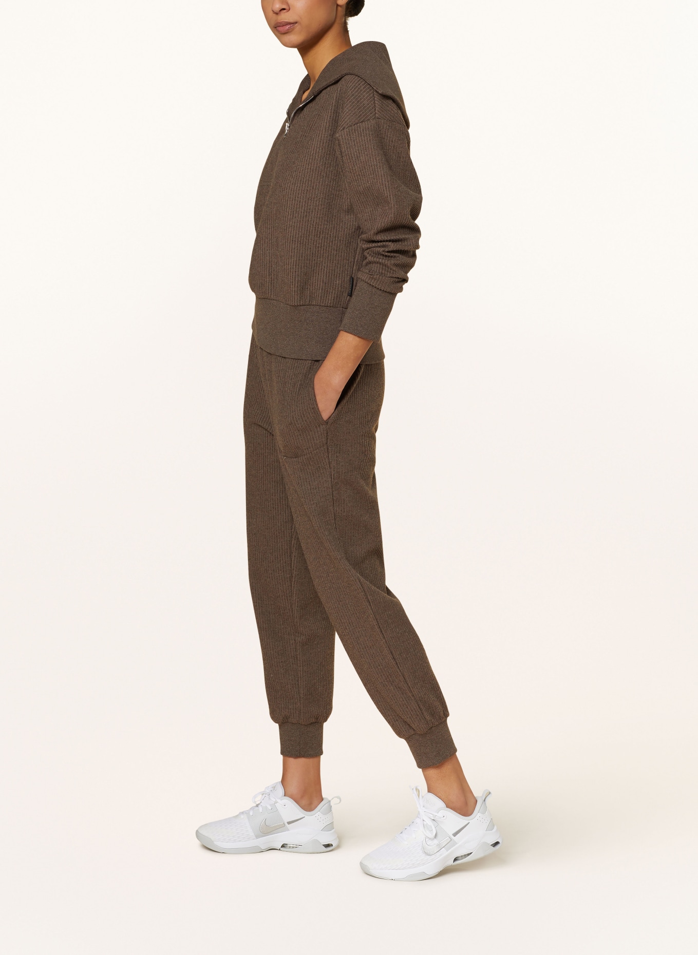 VARLEY Spodnie RUSSELL w stylu dresowym, Kolor: BRĄZOWY (Obrazek 4)
