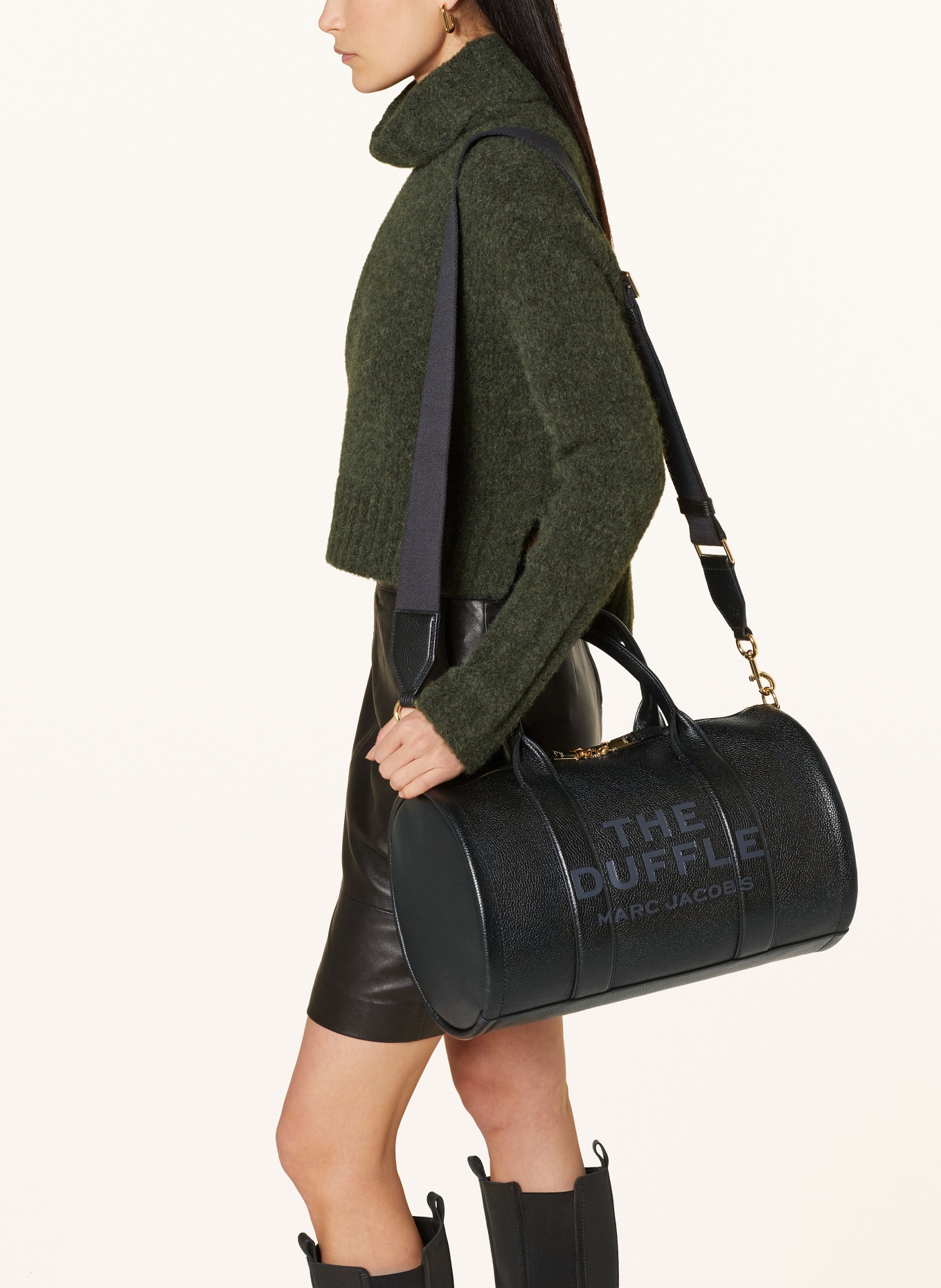 MARC JACOBS Weekend bag THE DUFFLE, Color: BLACK (Image 4)
