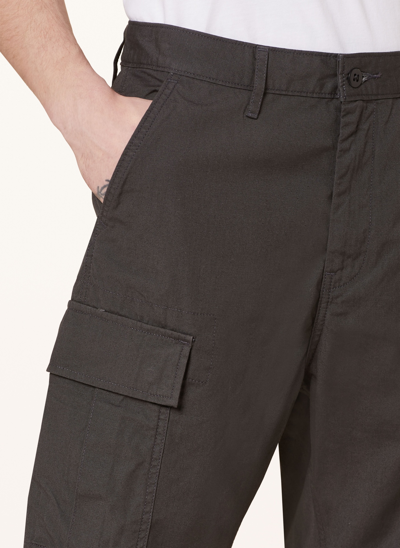Levi's® Cargo shorts CARRIER loose fit, Color: DARK GRAY (Image 5)