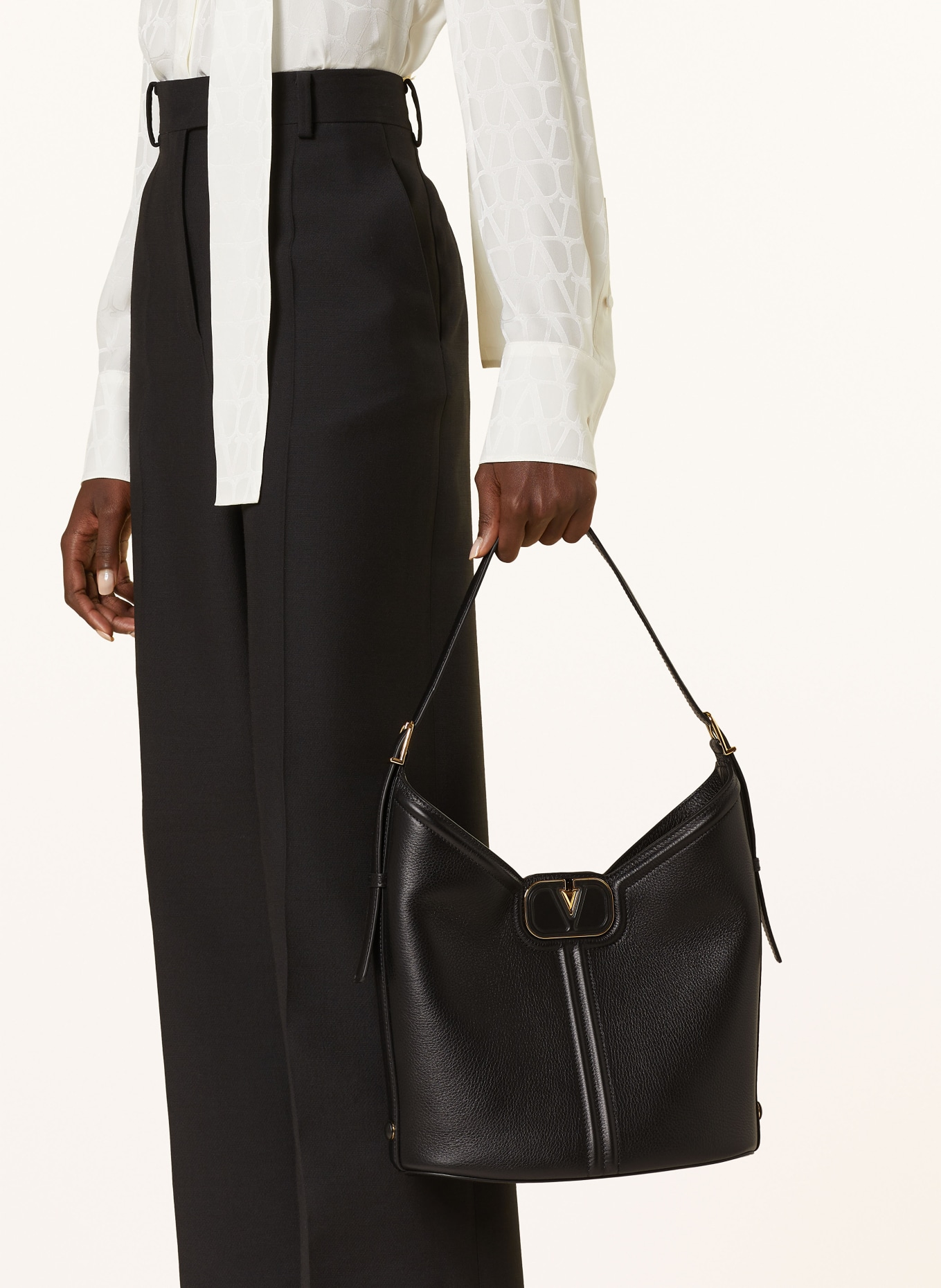 VALENTINO GARAVANI Hobo bag VLOGO: BLACK