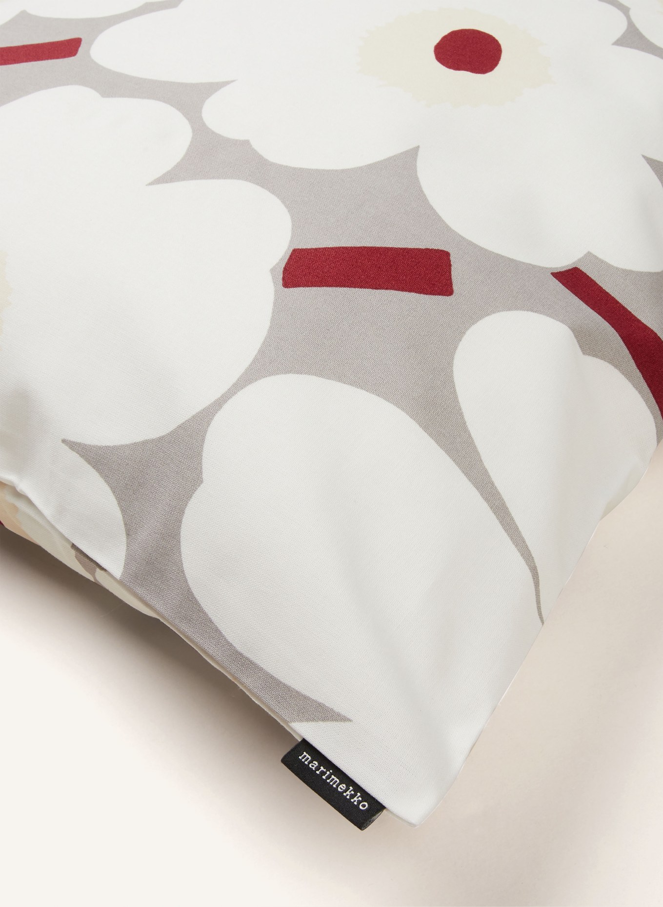 marimekko Decorative cushion cover PIENI UNIKKO, Color: ECRU/ WHITE/ GRAY (Image 3)