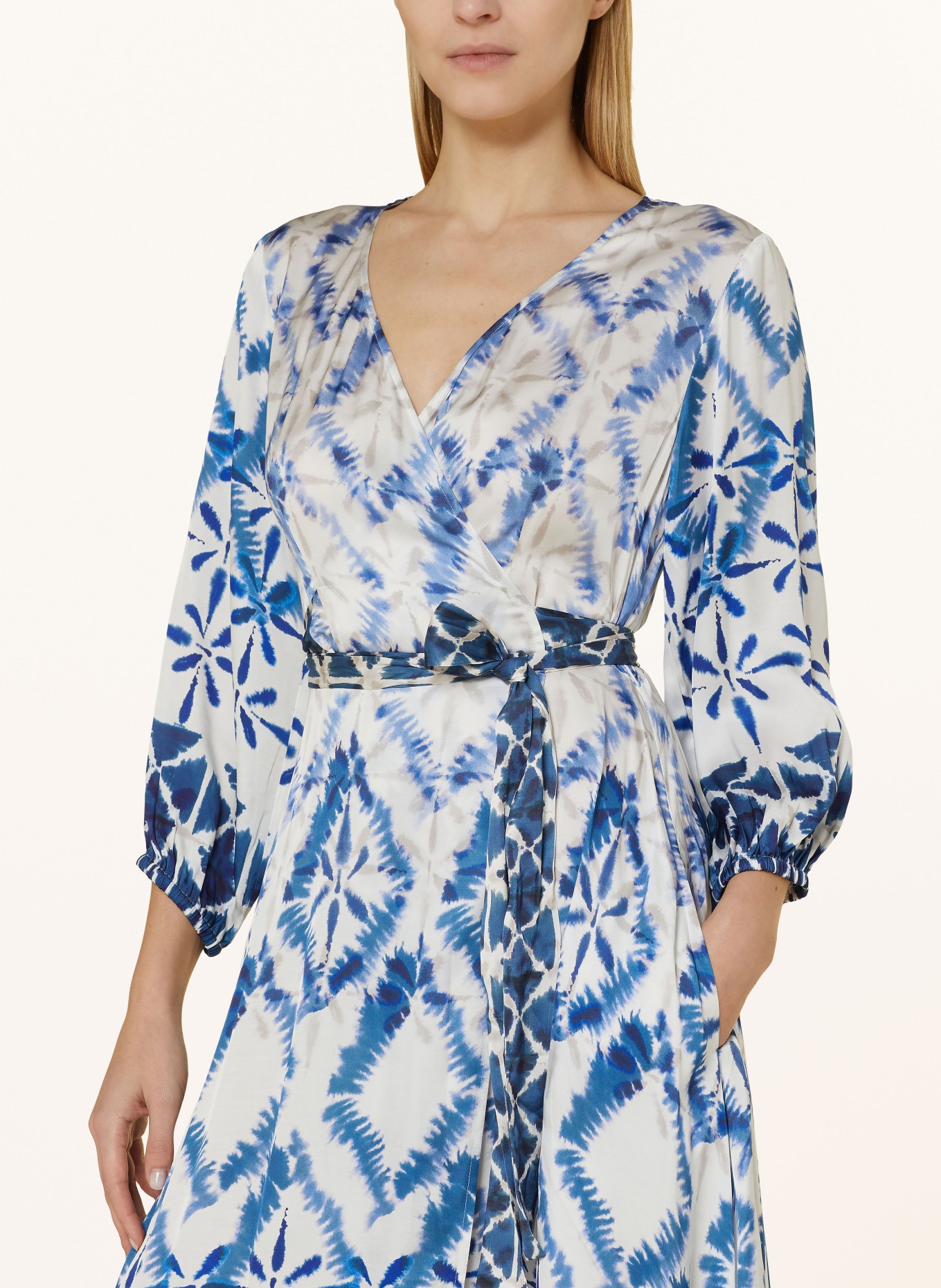 Grace Wrap dress in satin, Color: WHITE/ BLUE/ TAUPE (Image 4)
