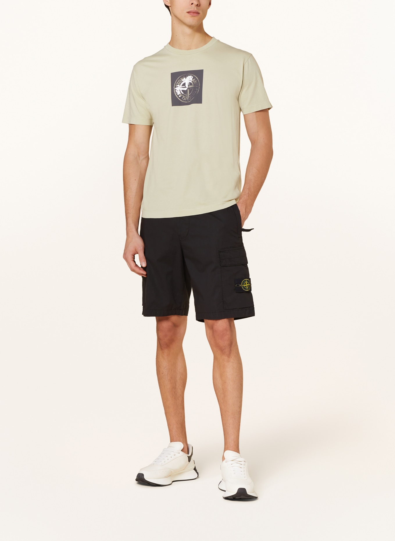 Stone island shorts and t shirt set clearance