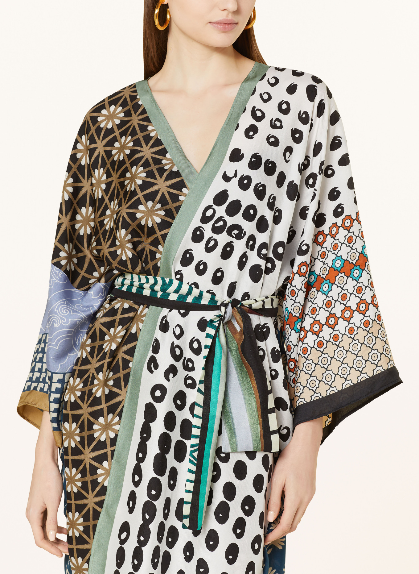 Barbieri Silk kimono with 3/4 sleeves, Color: BLUE/ WHITE/ BLACK (Image 4)