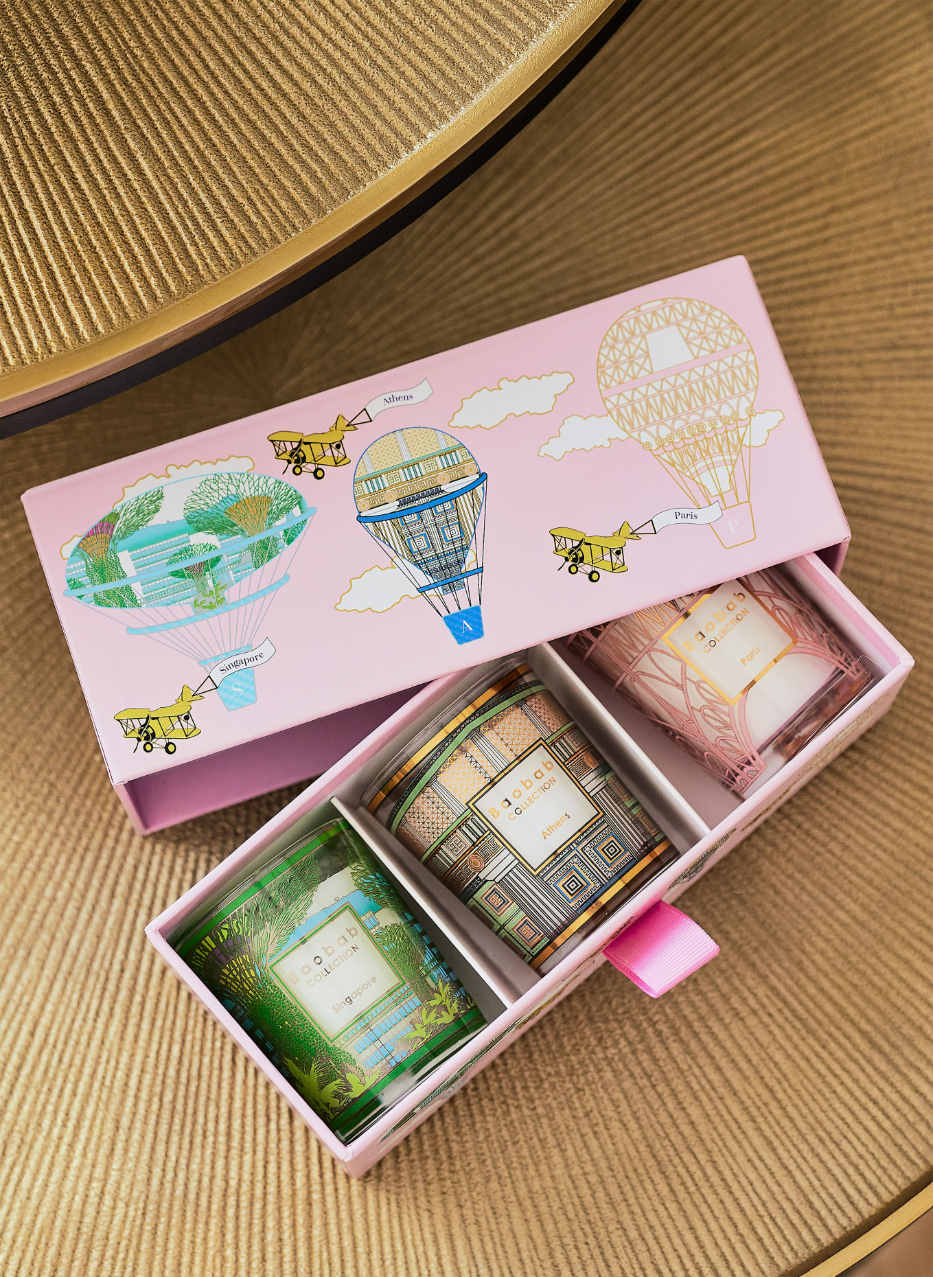 Baobab COLLECTION 3er-Set Duftkerzen TRIO TRAVEL mit Geschenkbox: ROSA / HELLGRÜN / HELLORANGE