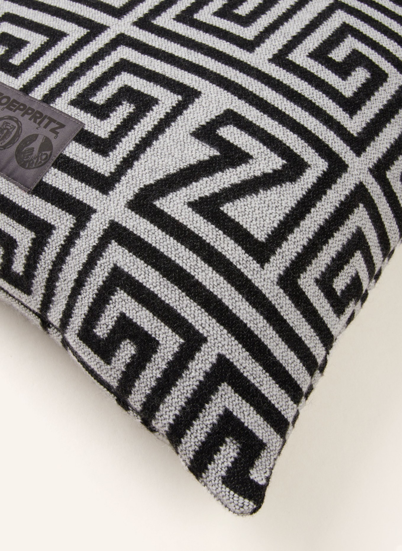 zoeppritz Decorative cushion cover LEGACY, Color: LIGHT GRAY/ BLACK (Image 3)