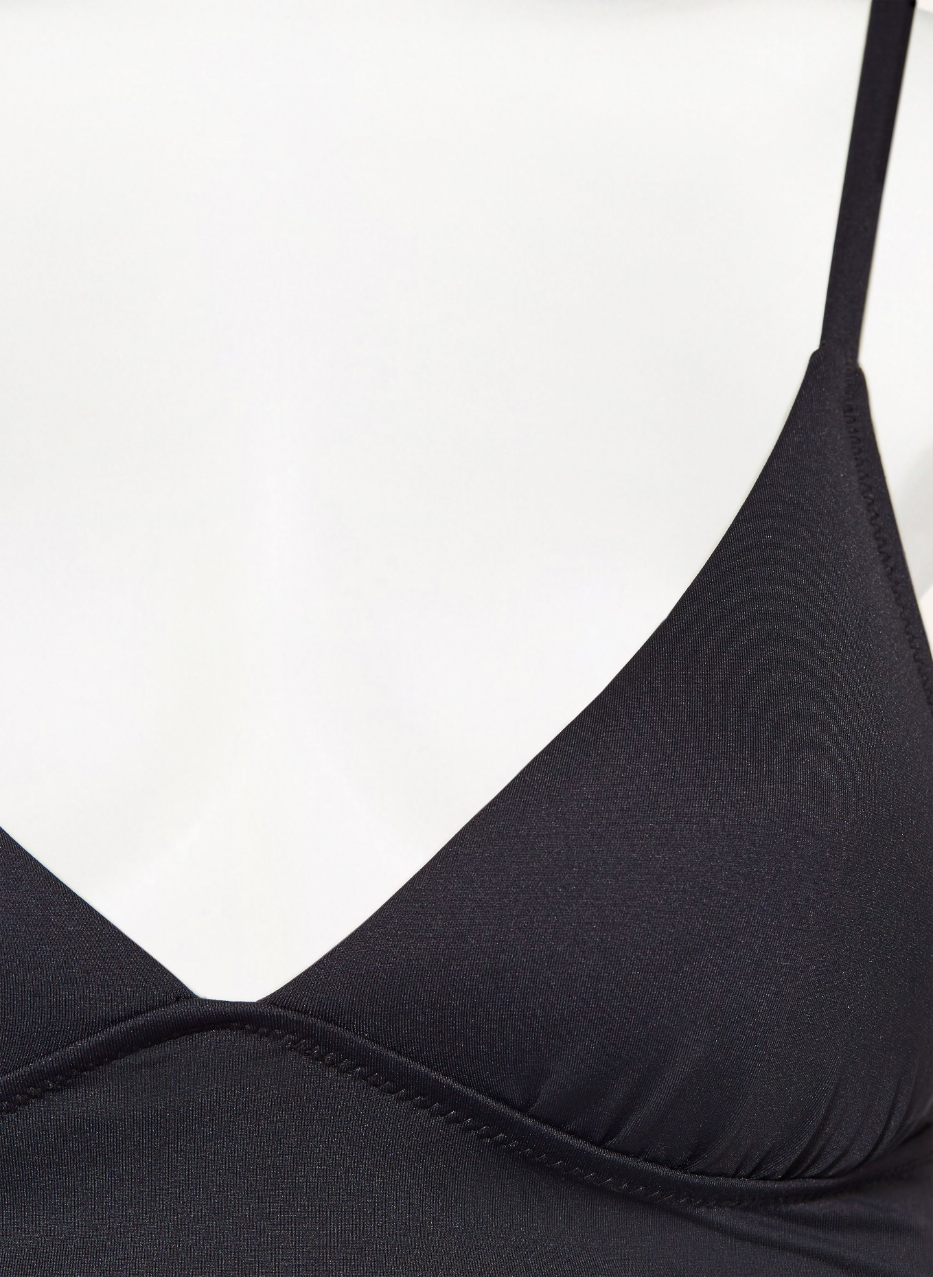 watercult Bralette bikini top THE ESSENTIALS, Color: BLACK (Image 5)