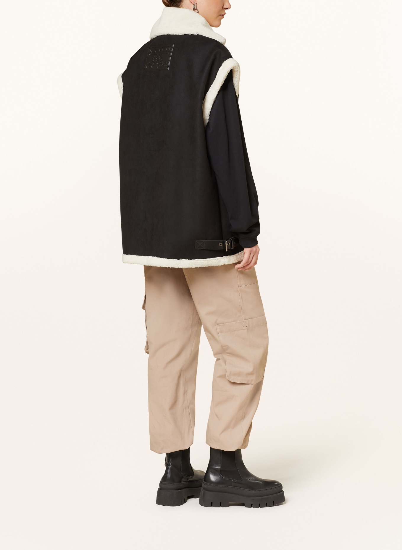 KARO KAUER Oversized vest with faux fur, Color: BLACK/ ECRU (Image 3)