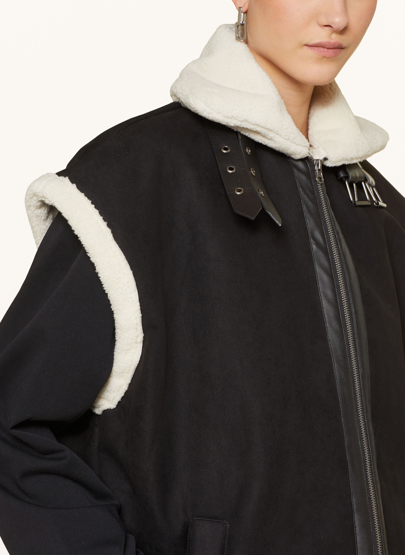 KARO KAUER Oversized vest with faux fur, Color: BLACK/ ECRU (Image 4)