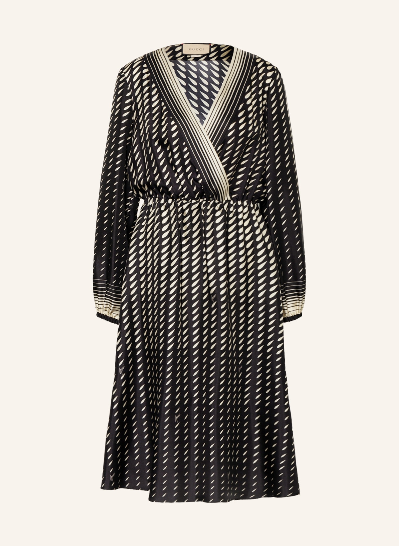 Chiara Ferragni Stays Simple In a Tom Ford-era Gucci Dress