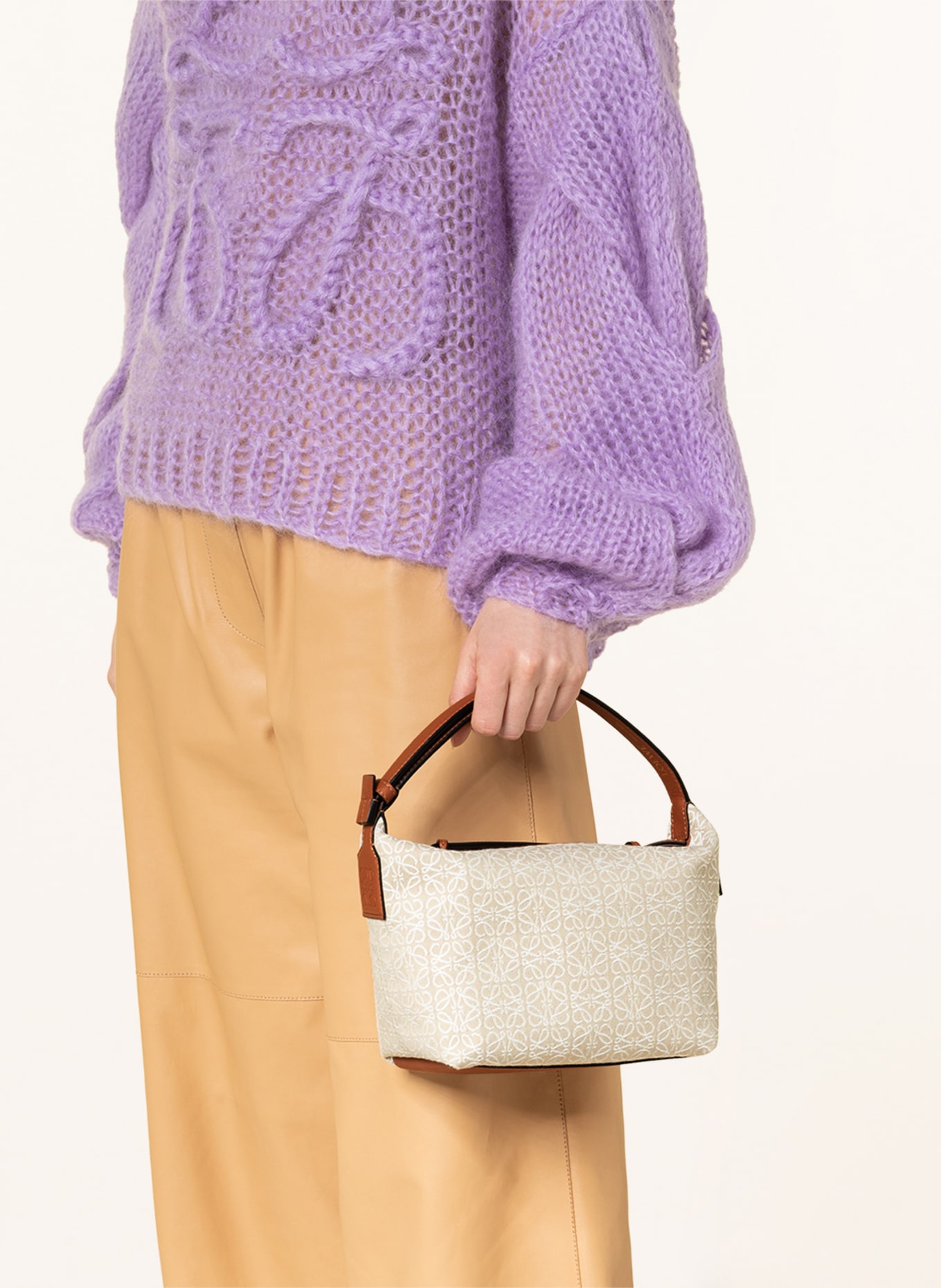 LOEWE Handtasche CUBI SMALL, Farbe: CREME/ COGNAC (Bild 4)