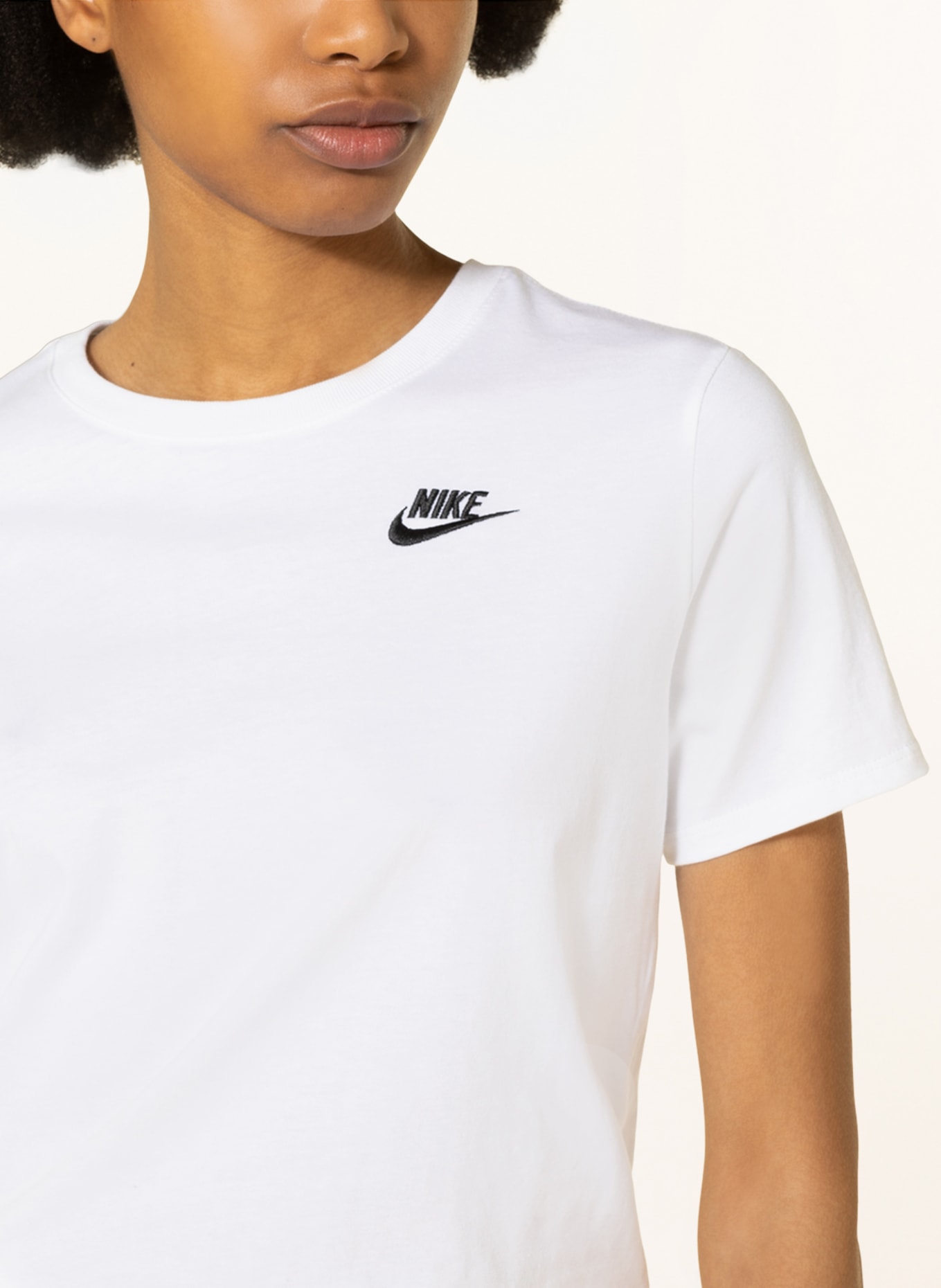Nike T-Shirt SPORTSWEAR CLUB ESSENTIALS: WEISS