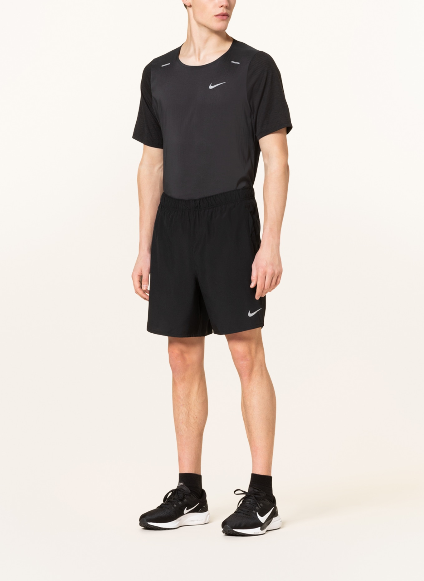 Nike 2-in-1-Laufshorts DRI-FIT CHALLENGER mit Mesh, Farbe: SCHWARZ (Bild 2)