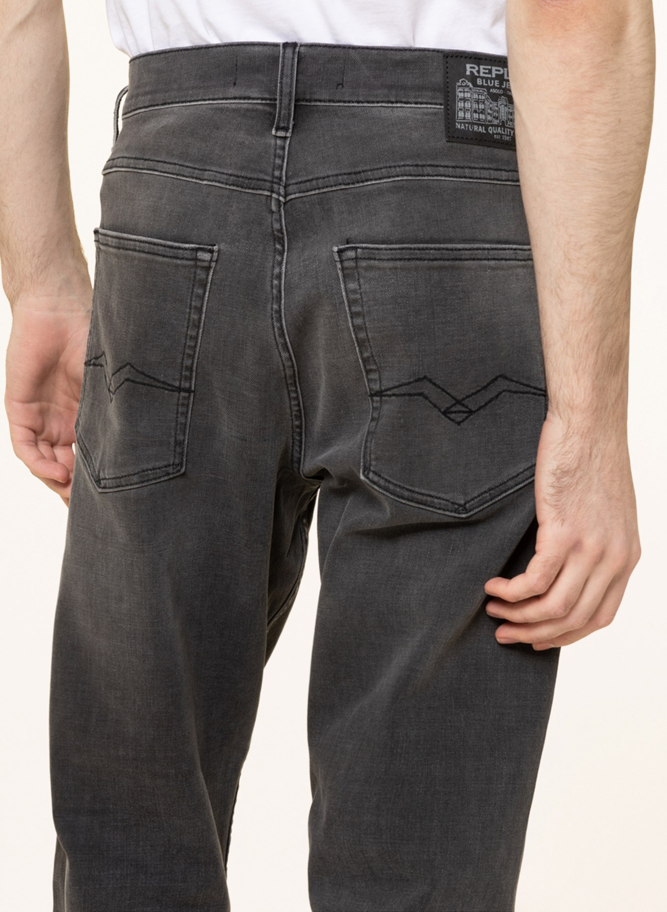 REPLAY Jeans SANDOT relaxed tapered fit, Color: 097 DARK GREY (Image 5)