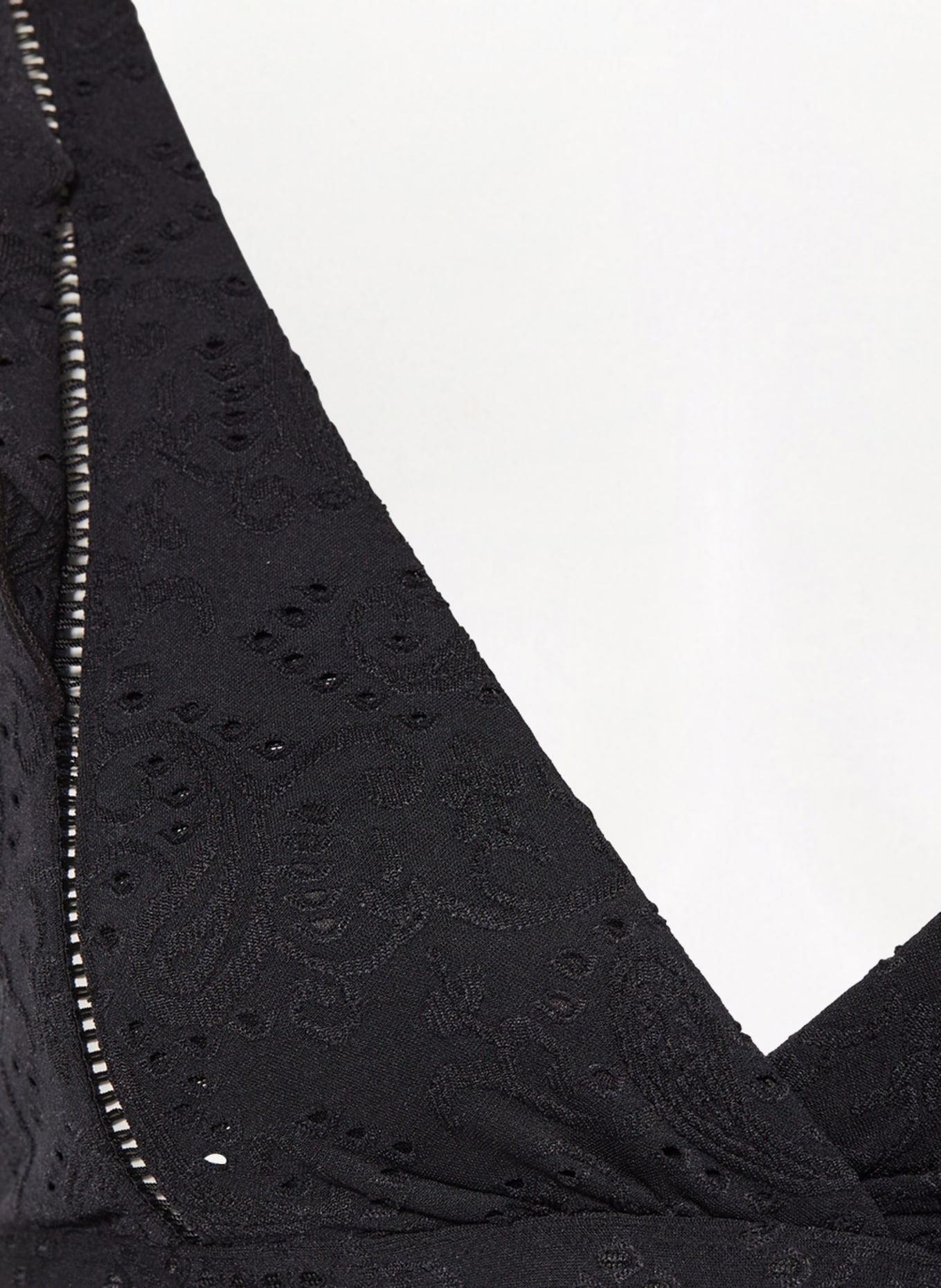 BEACHLIFE Bralette bikini top BLACK EMBROIDERY, Color: BLACK (Image 4)