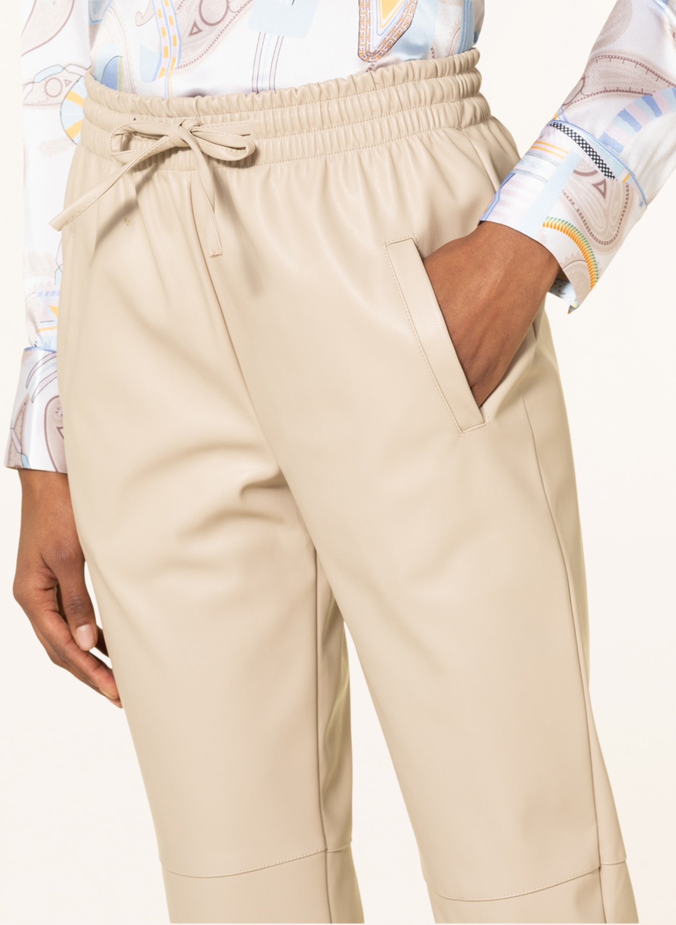 HERZEN'S ANGELEGENHEIT Pants in leather look, Color: BEIGE (Image 5)