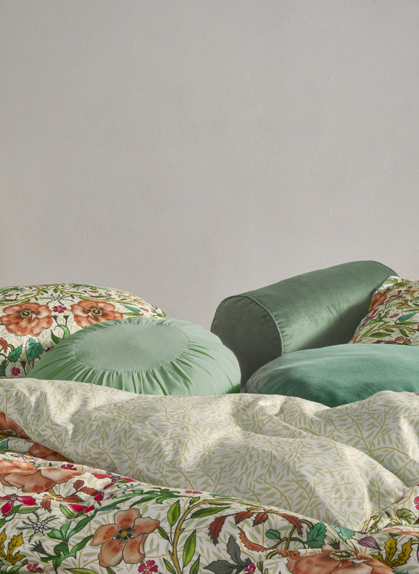 ESSENZA Decorative cushion MADS with linen, Color: GREEN (Image 3)