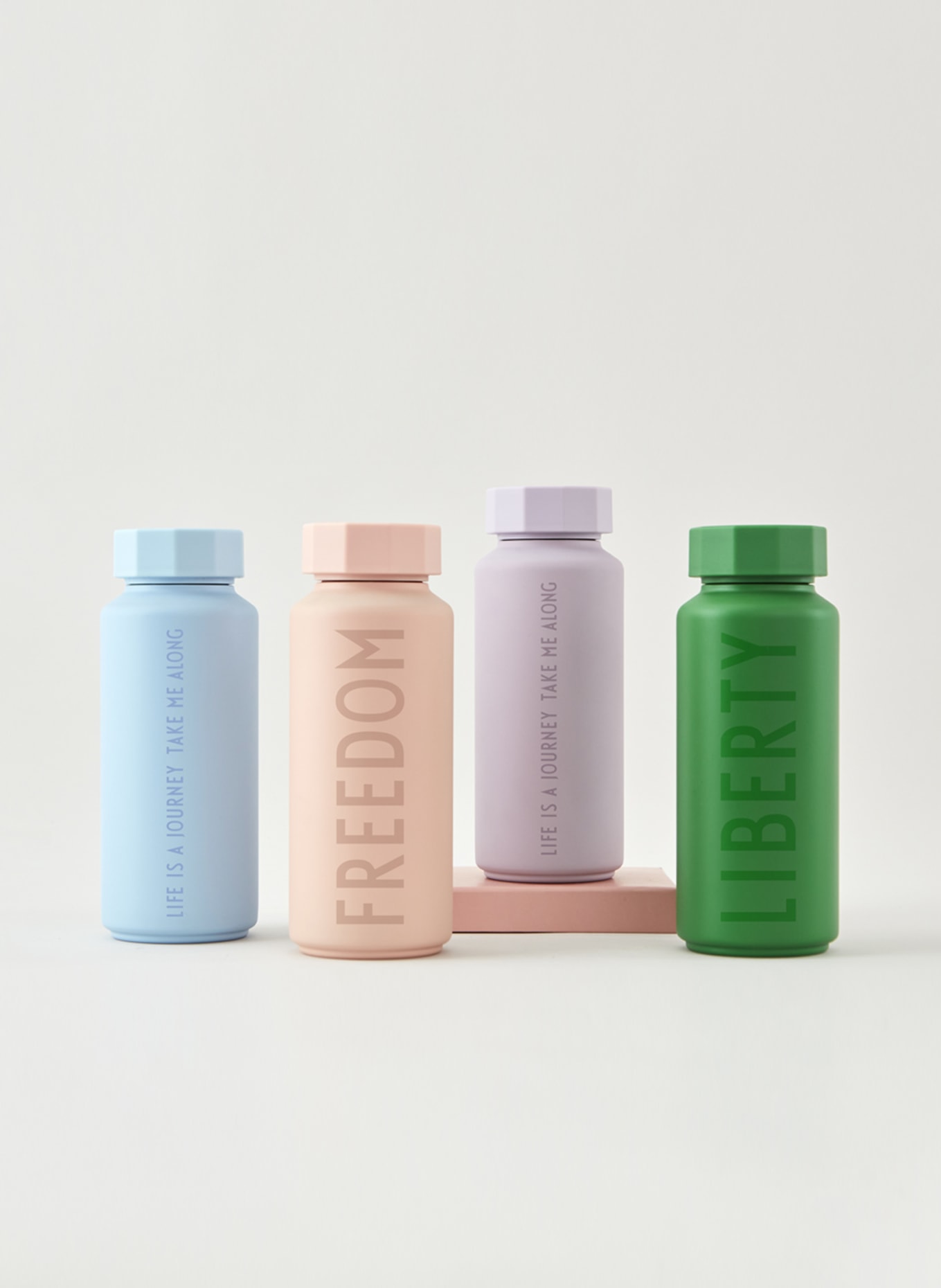 DESIGN LETTERS Insulated bottle GRNBLIFEIS, Color: LIGHT BLUE (Image 3)