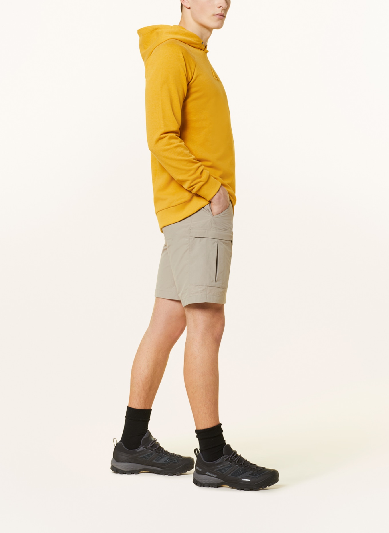 VAUDE Outdoor-Shorts FARLEY V mit UV-Schutz 50+, Farbe: BEIGE (Bild 4)