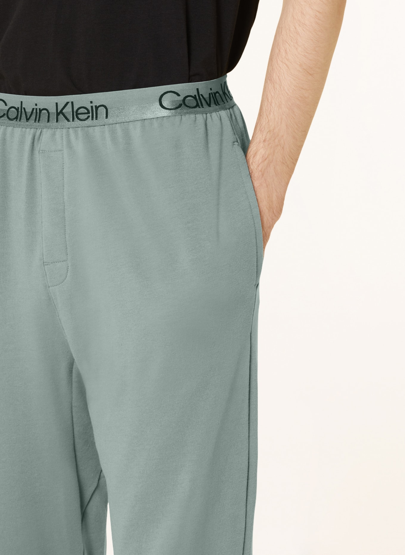 Calvin Klein Pohodlné domácí kalhoty MODERN STRUCTURE: ČERNOŠEDÁ