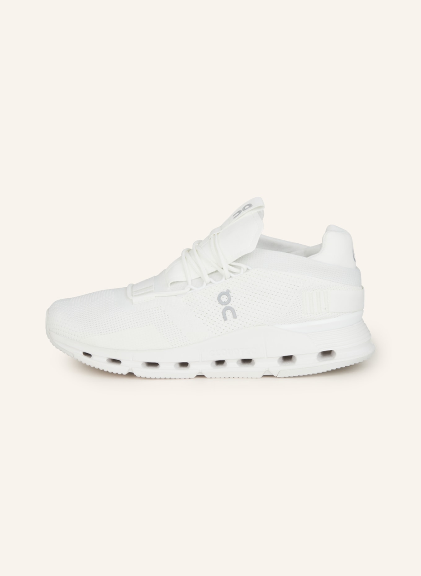 On Sneakers CLOUDNOVA UNDYED, Color: WHITE (Image 4)