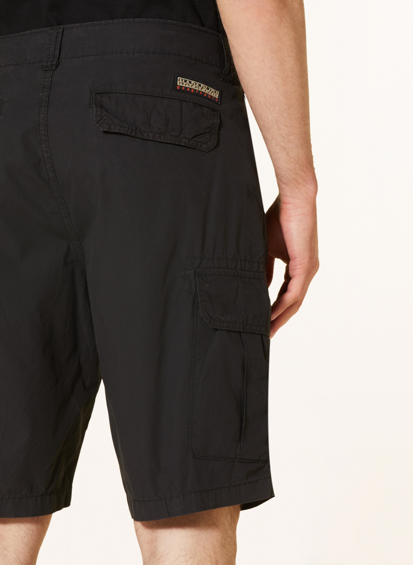 NAPAPIJRI Cargoshorts NOTO: SCHWARZ