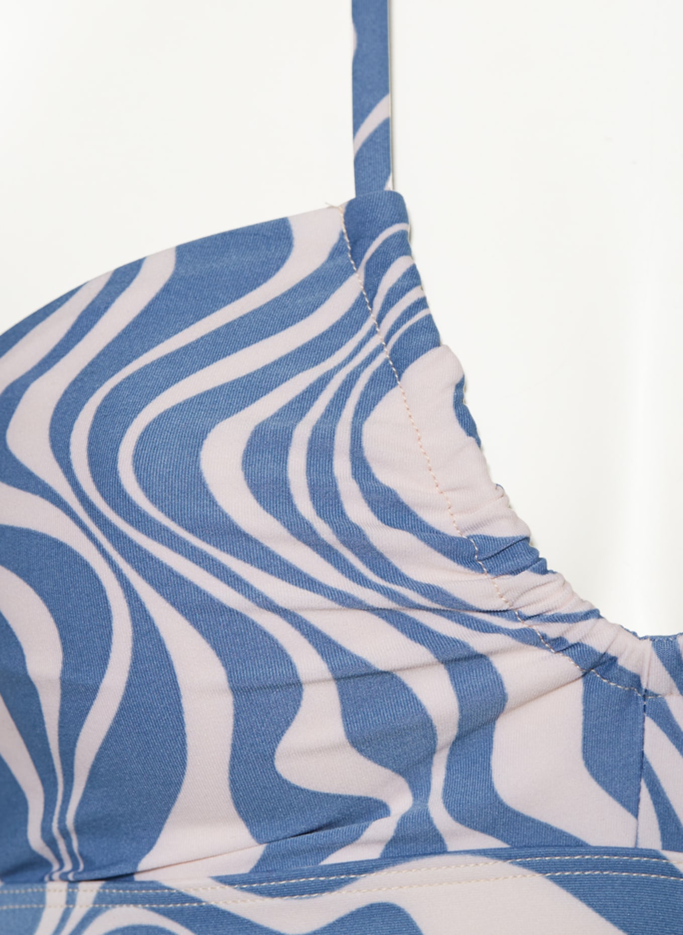 BEACHLIFE Underwired bikini top SWIRL, Color: BLUE/ WHITE (Image 4)