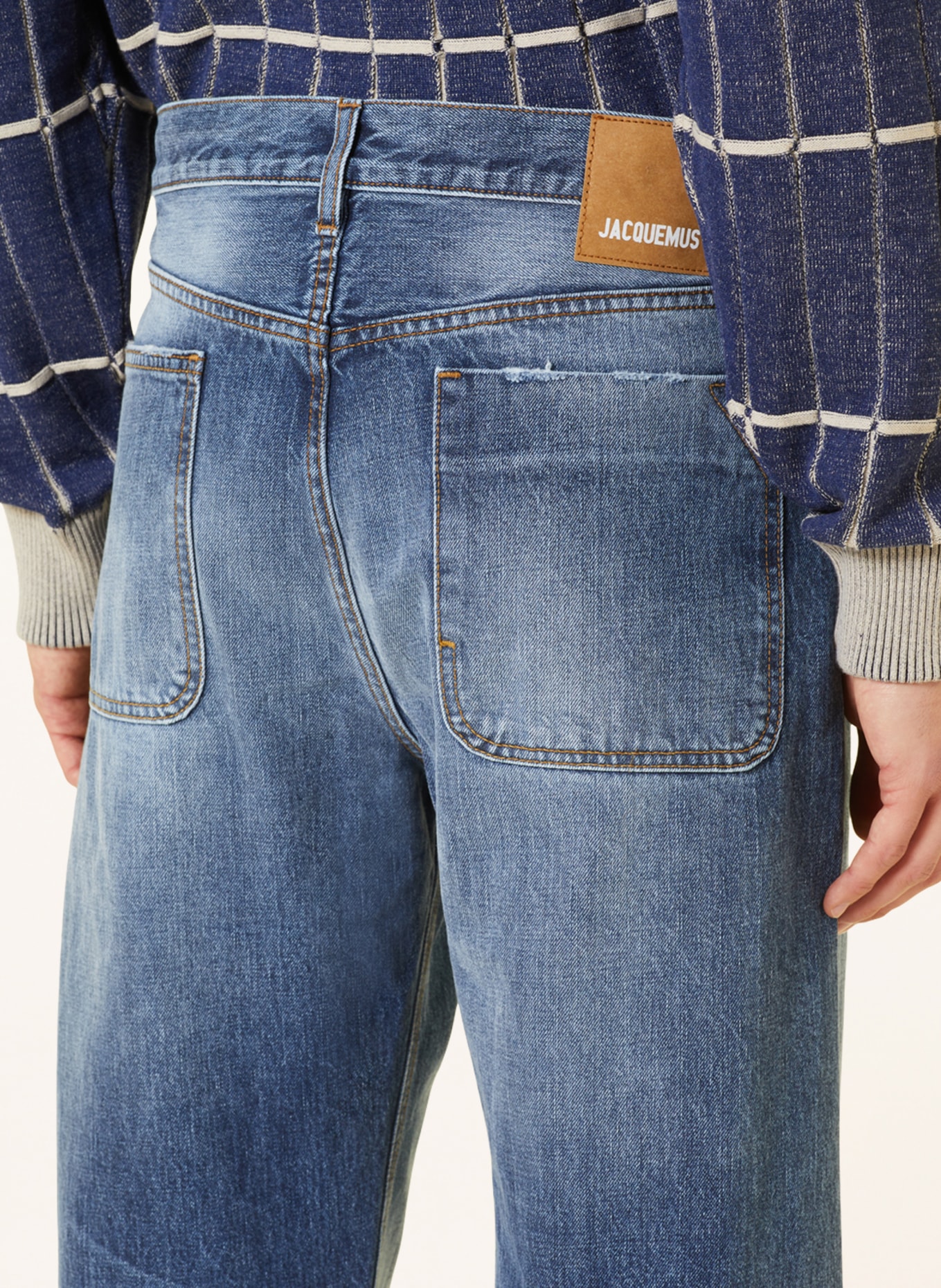 JACQUEMUS Jeans LE DE-NIMES SUNO Straight Fit, Farbe: 33B BLUE/TABAC (Bild 5)