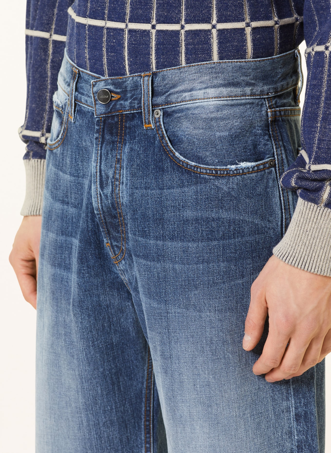 JACQUEMUS Jeans LE DE-NIMES SUNO Straight Fit, Farbe: 33B BLUE/TABAC (Bild 6)