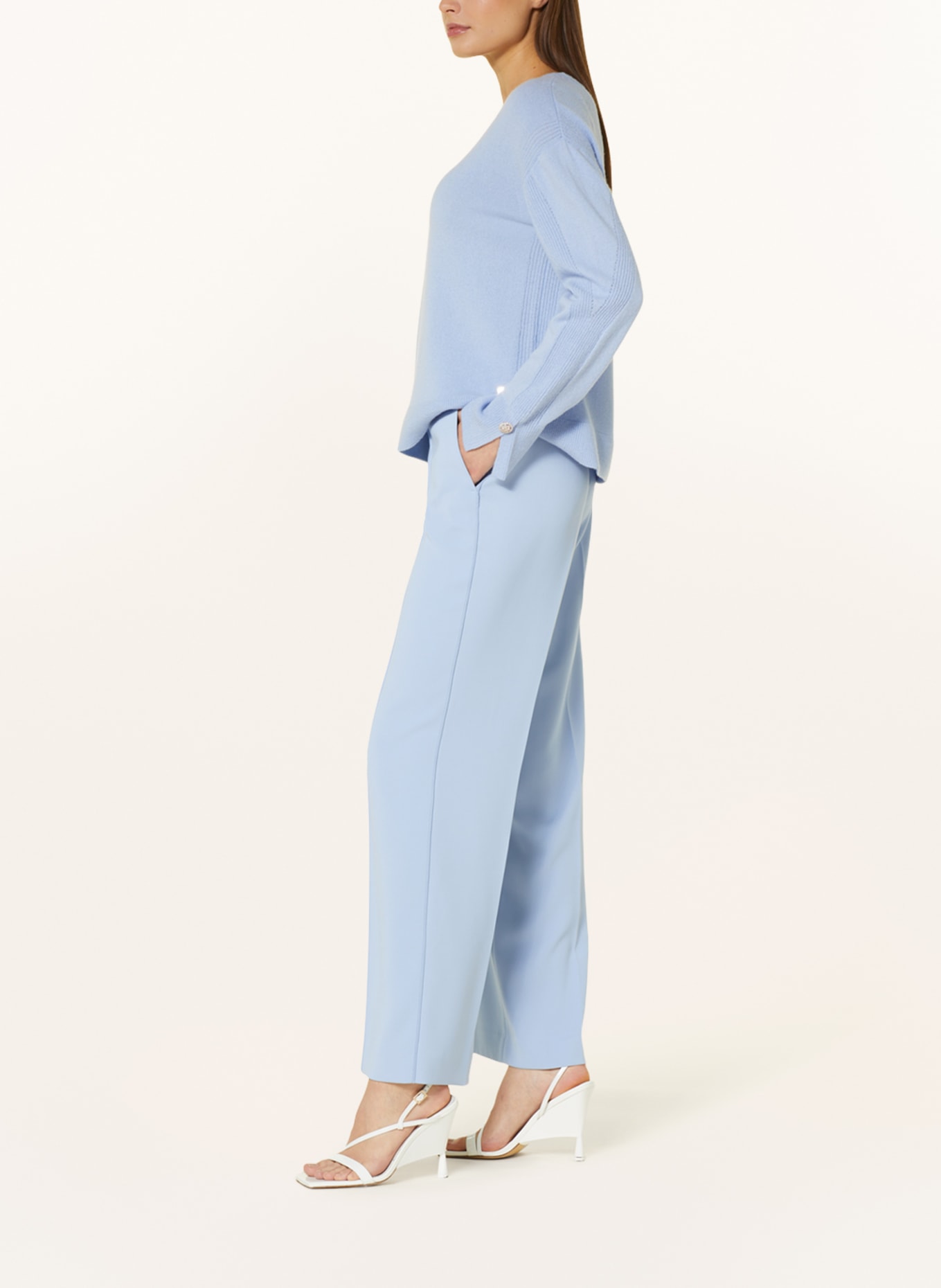 MARC CAIN Trousers WAUKEE in jogger style with glitter thread, Color: LIGHT BLUE (Image 4)