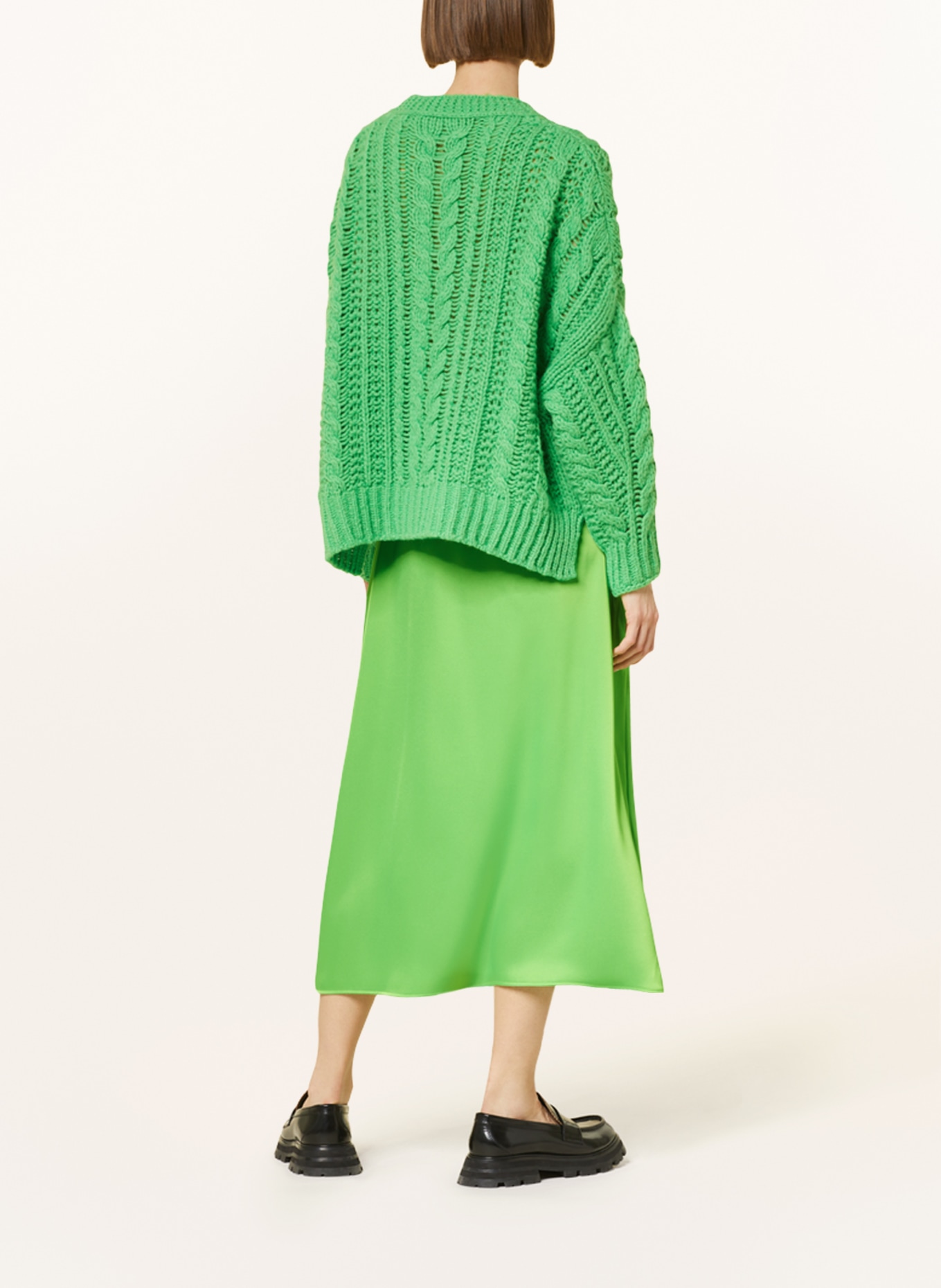 MARC CAIN Satin skirt in wrap look, Color: 549 dark apple green (Image 3)