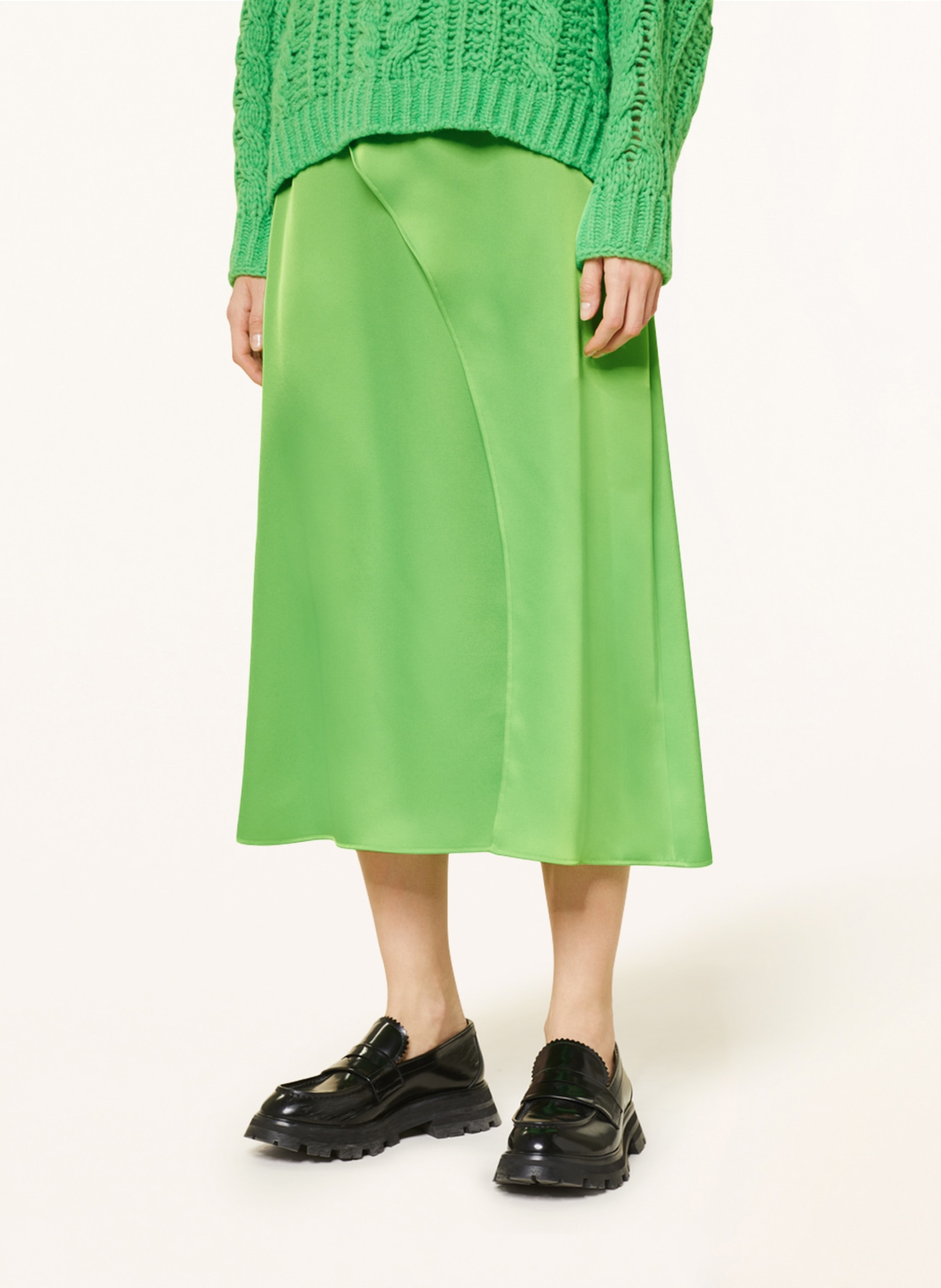 MARC CAIN Satin skirt in wrap look, Color: 549 dark apple green (Image 4)