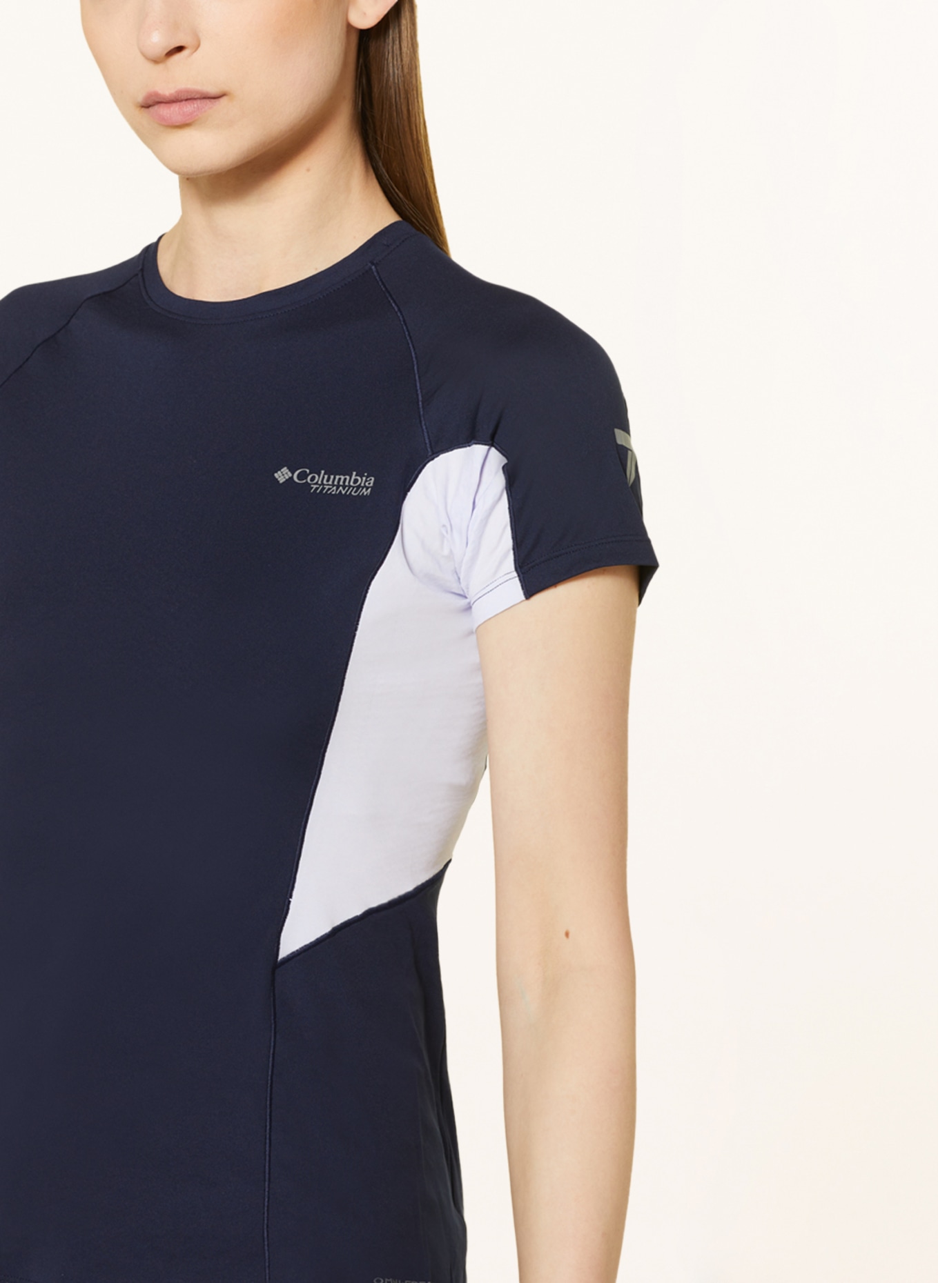 Columbia T-shirt TITAN PASS™, Kolor: GRANATOWY/ JASNOFIOLETOWY (Obrazek 4)