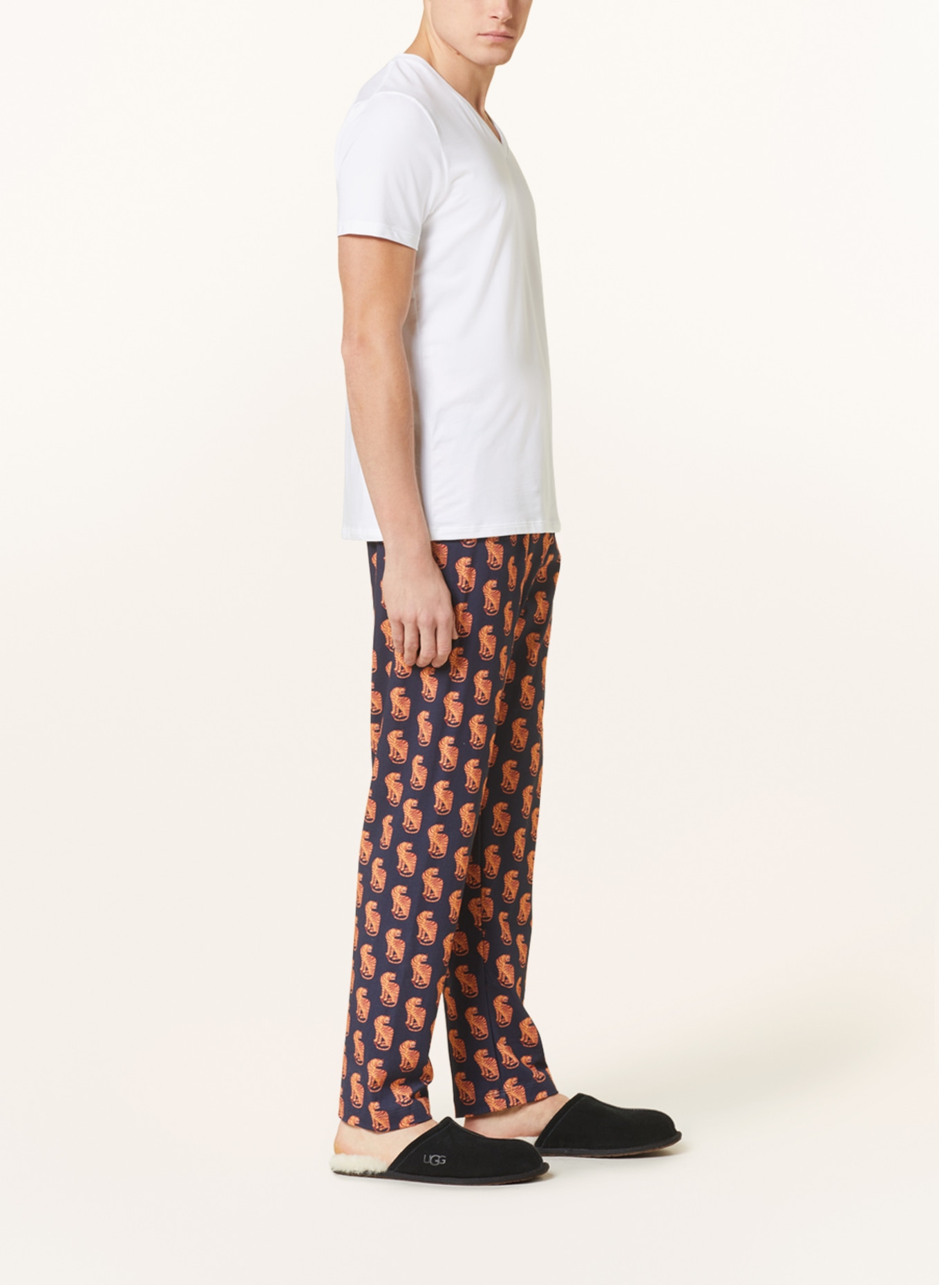 mey Spodnie od piżamy z kolekcji RE:THINK TIGER, Kolor: GRANATOWY/ CIEMNOPOMARAŃCZOWY/ JASNOPOMARAŃCZOWY (Obrazek 4)