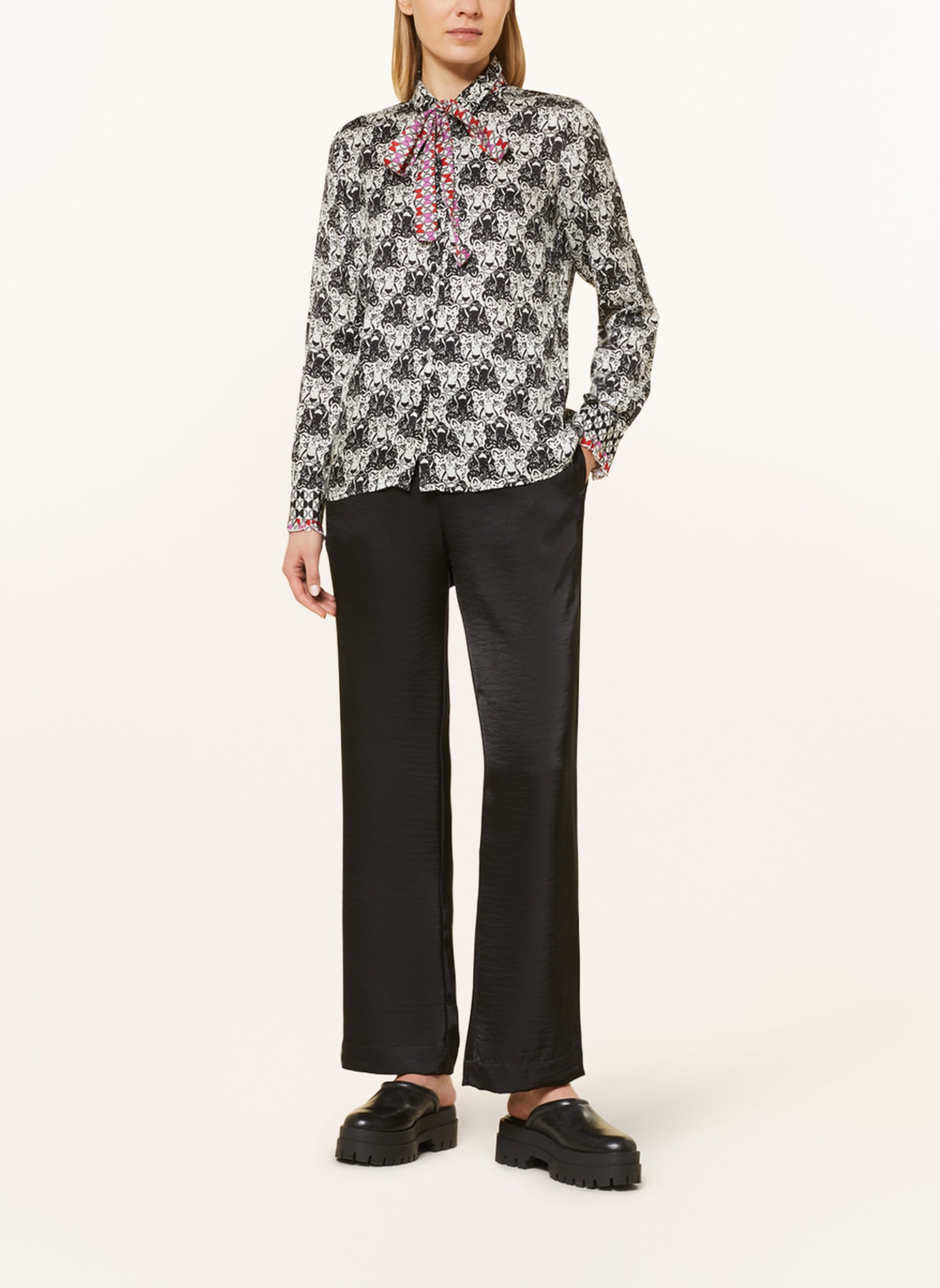 RISY & JERFS Shirt blouse SOFIA with detachable bow, Color: BLACK/ WHITE (Image 2)