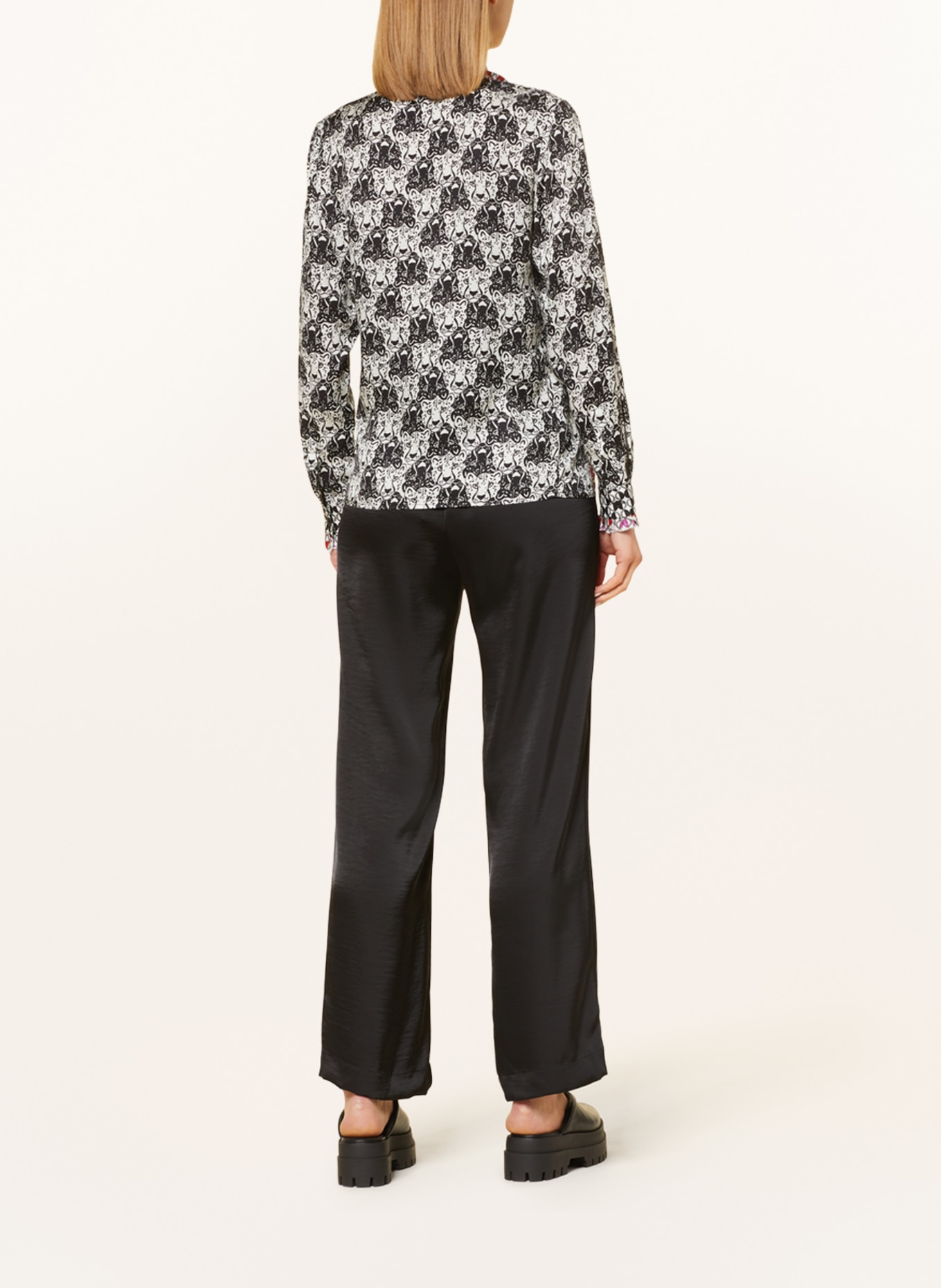 RISY & JERFS Shirt blouse SOFIA with detachable bow, Color: BLACK/ WHITE (Image 3)