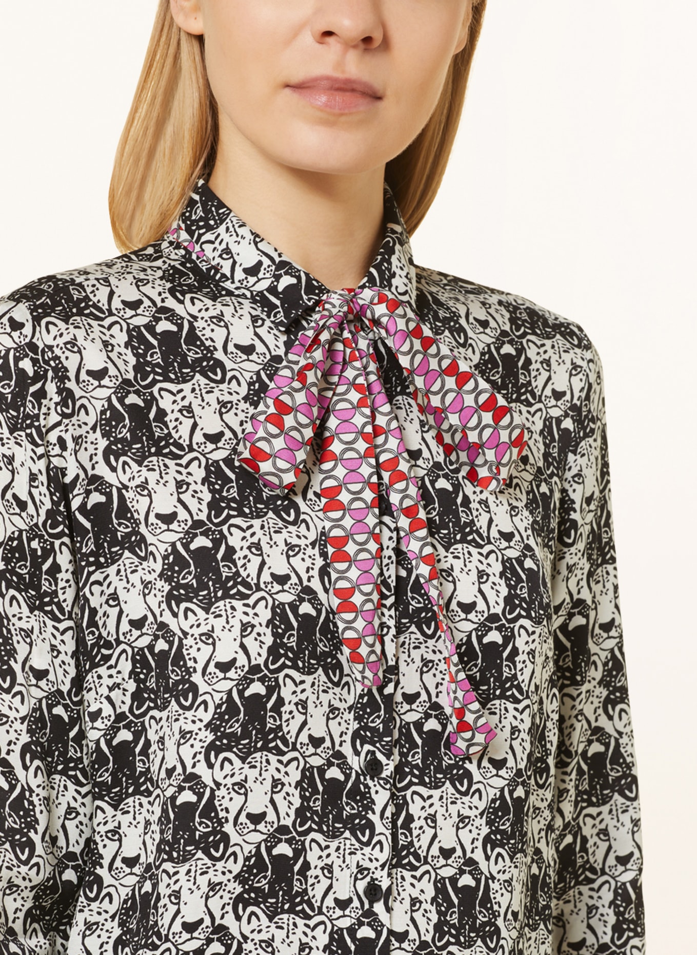 RISY & JERFS Shirt blouse SOFIA with detachable bow, Color: BLACK/ WHITE (Image 4)
