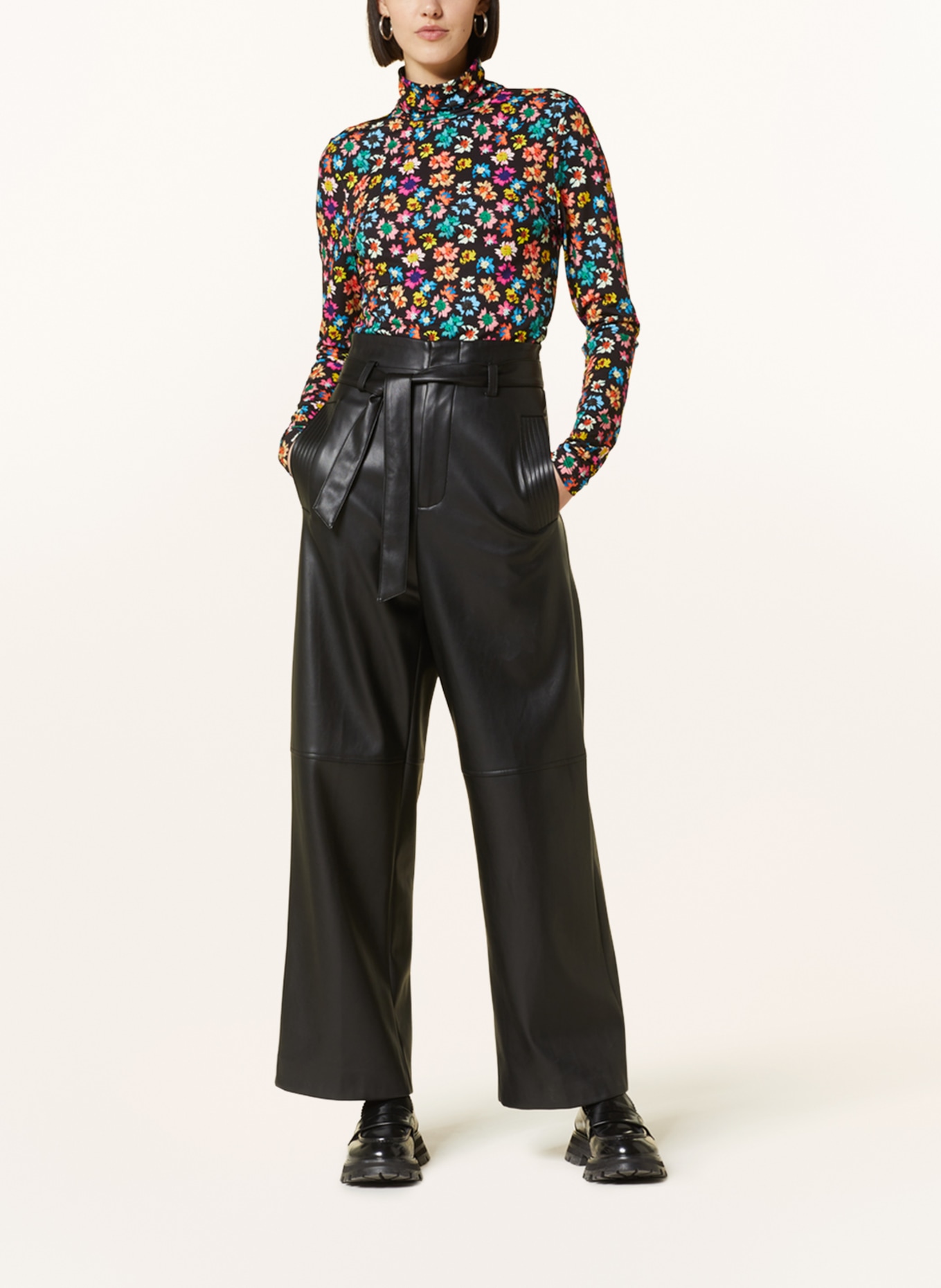 ESSENTIEL ANTWERP Trousers ENCOUNTER in leather look, Color: BLACK (Image 2)