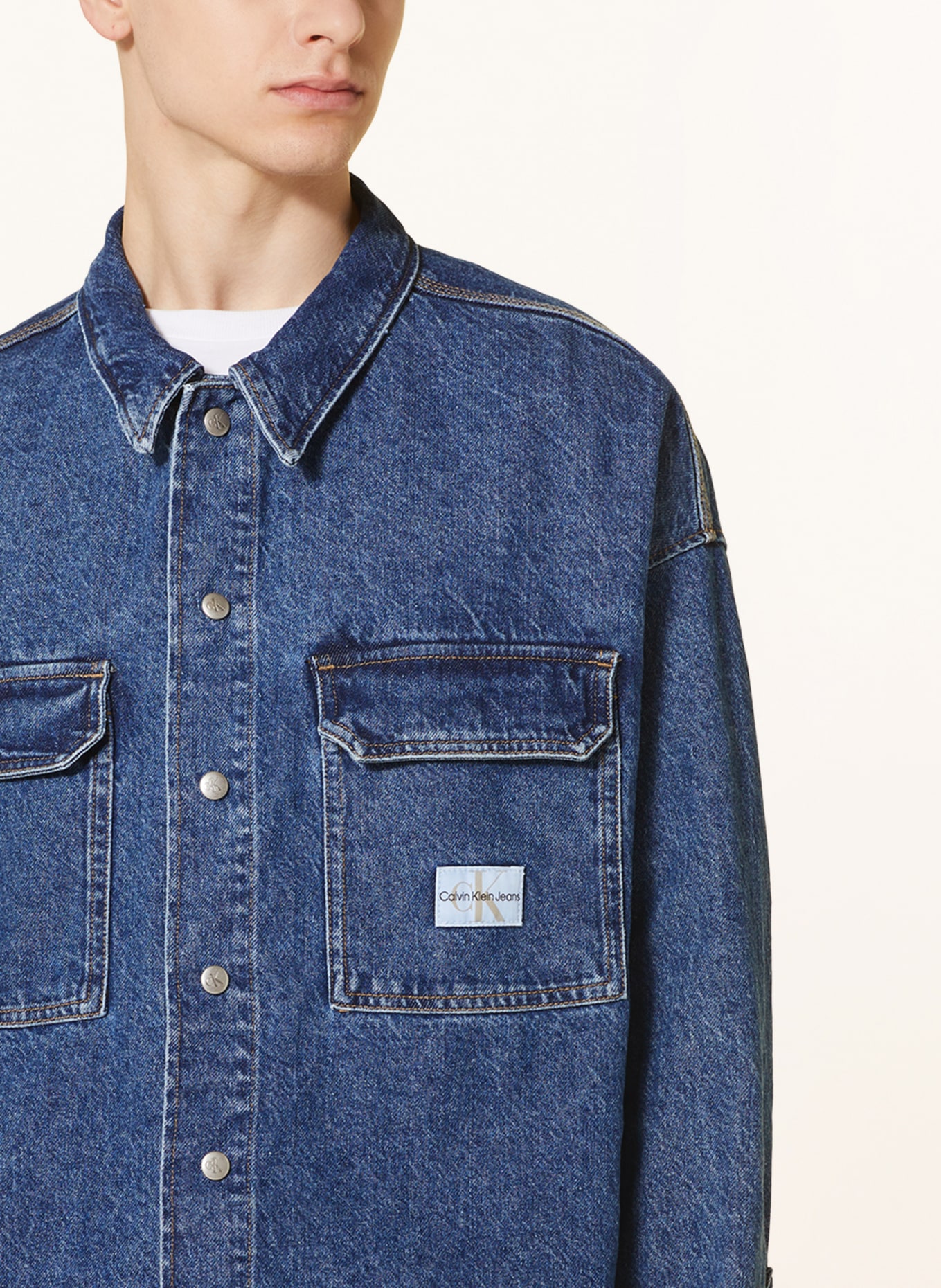 Calvin Klein Jeans Koszula oversize z jeansu, Kolor: 1BJ DENIM DARK (Obrazek 4)