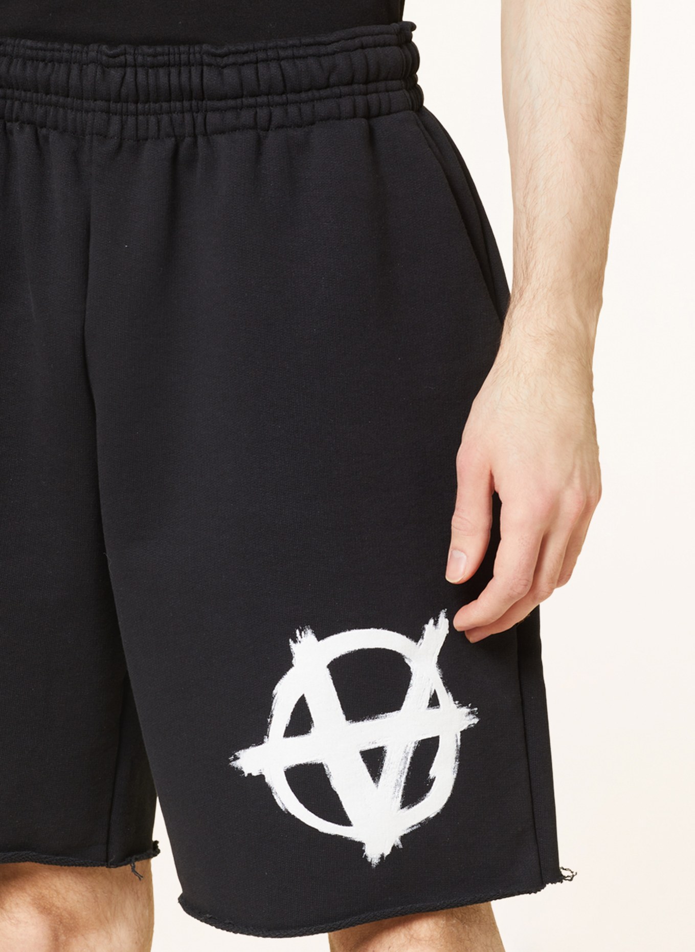 VETEMENTS Sweat shorts, Color: BLACK (Image 5)