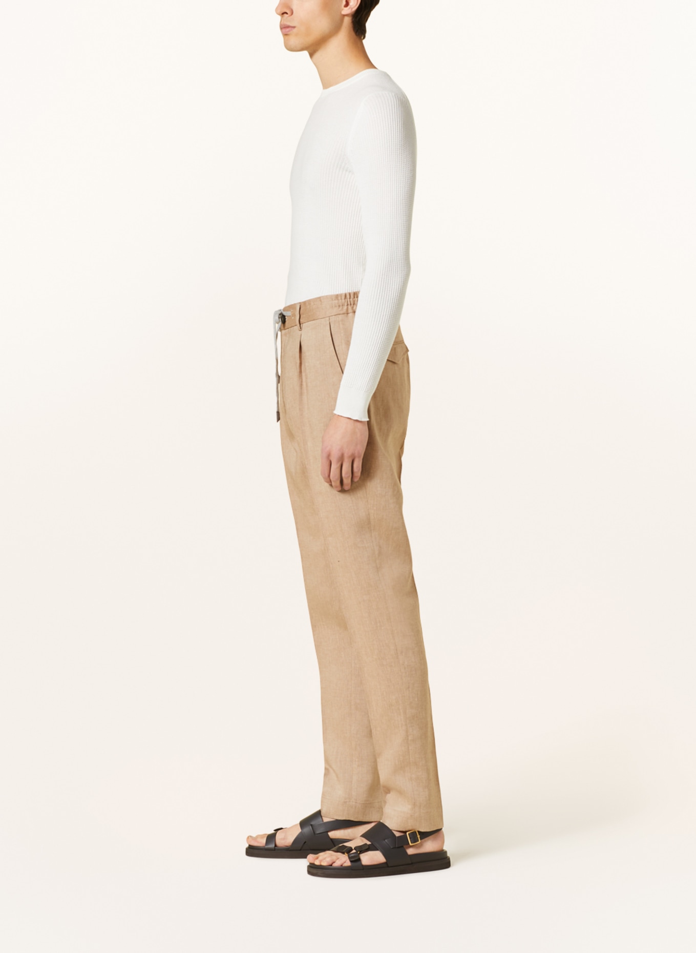 PESERICO Anzughose im Jogging-Stil Extra Slim Fit aus Leinen, Farbe: 945 Camel (Bild 5)