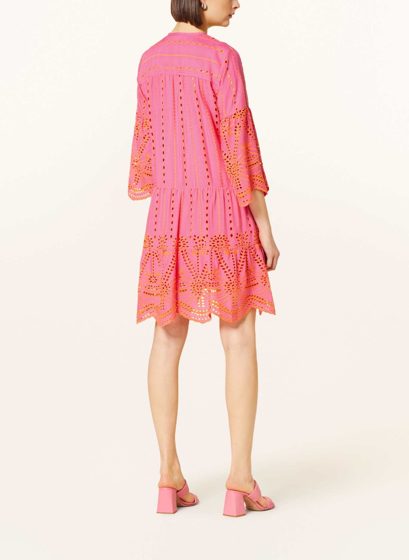 VALÉRIE KHALFON Sukienka RIVA z rękawami 3/4 i dziurkowaną koronką, Kolor: MOCNORÓŻOWY/ CIEMNOŻÓŁTY (Obrazek 3)