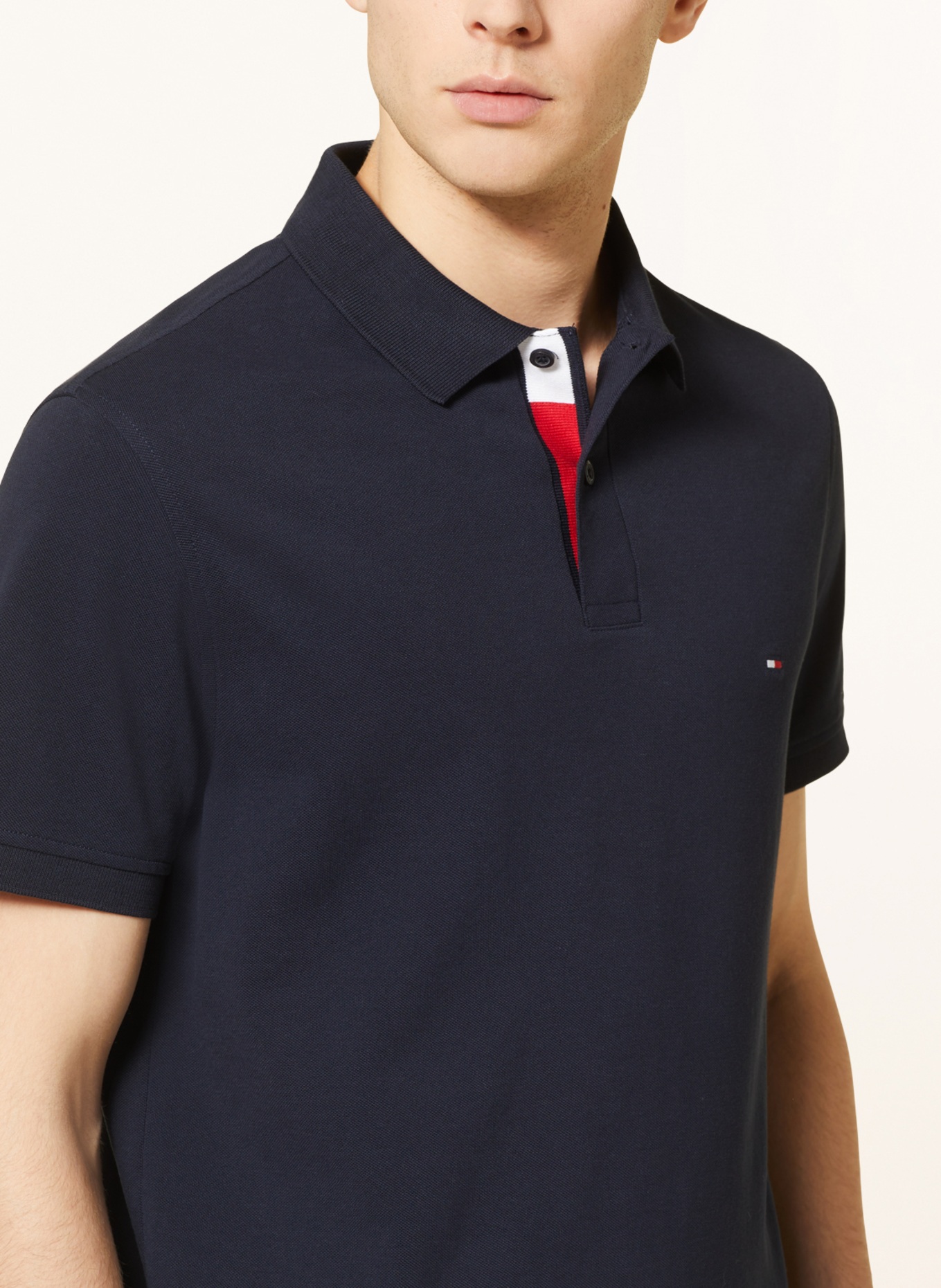 TOMMY HILFIGER Piqué-Poloshirt Regular Fit, Farbe: BLAU (Bild 4)
