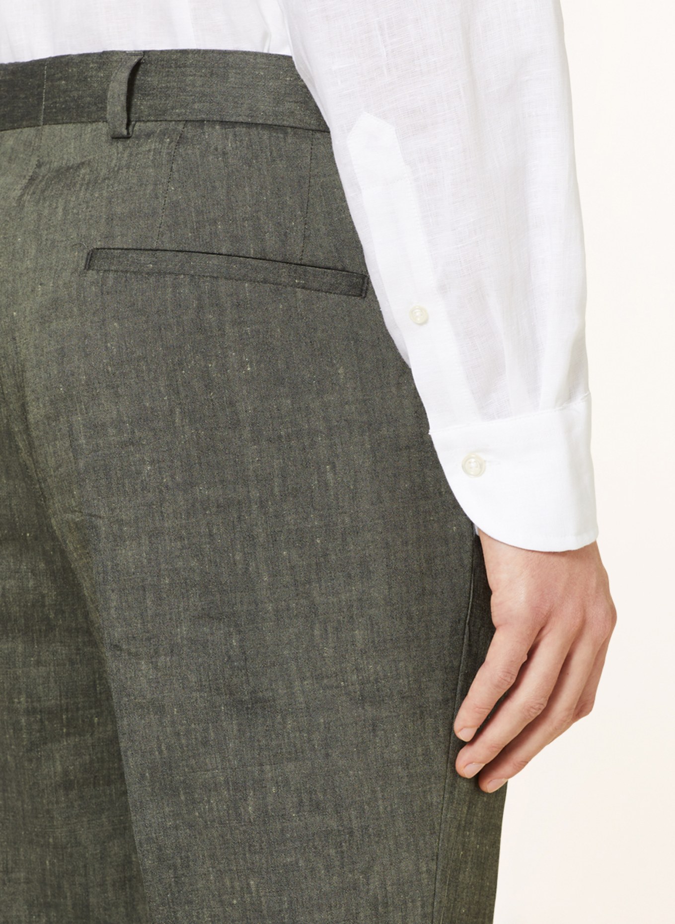 BOSS Spodnie garniturowe LEON regular fit z dodatkiem lnu, Kolor: SZARY (Obrazek 6)