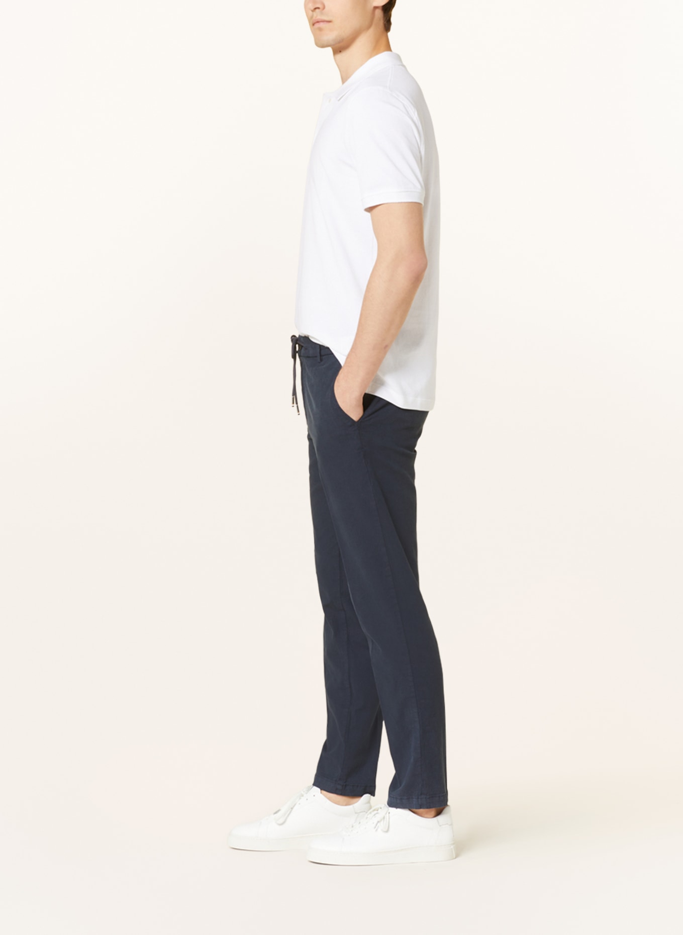 BOSS Spodnie KANE w stylu dresowym, tapered fit z dodatkiem lnu, Kolor: GRANATOWY (Obrazek 4)