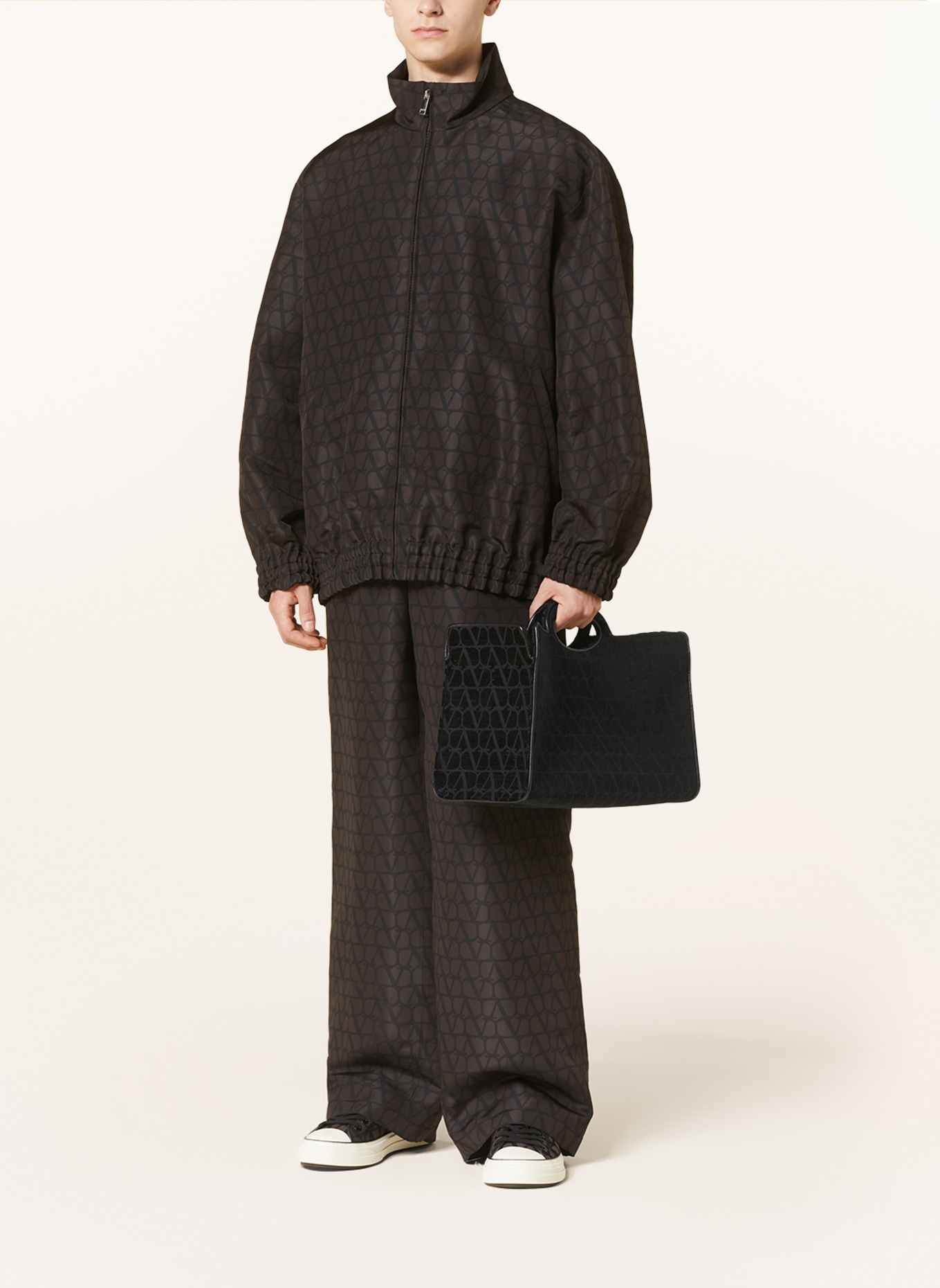 VALENTINO GARAVANI Shopper with pouch, Color: BLACK (Image 5)
