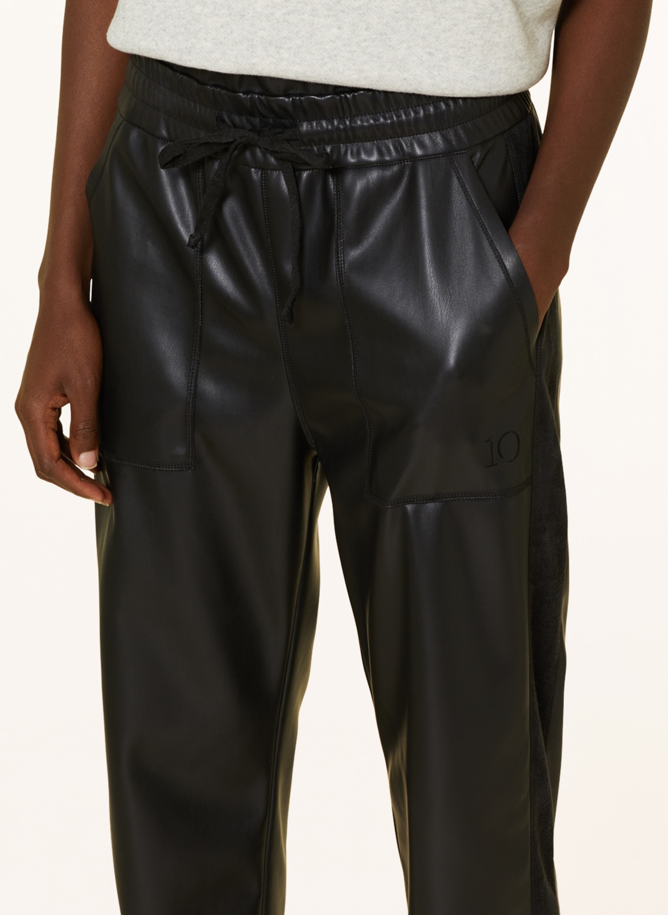 10DAYS Kalhoty v joggingovém stylu s koženým vzhledem, Barva: ČERNÁ (Obrázek 5)