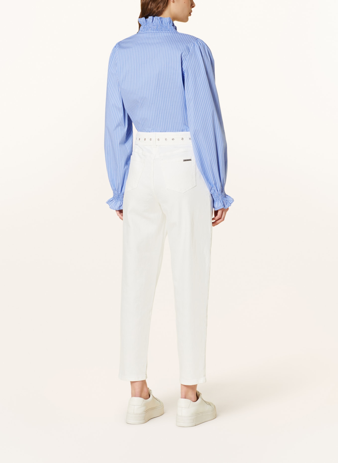 NEO NOIR Bluse BRIELLE: HELLBLAU/ WEISS