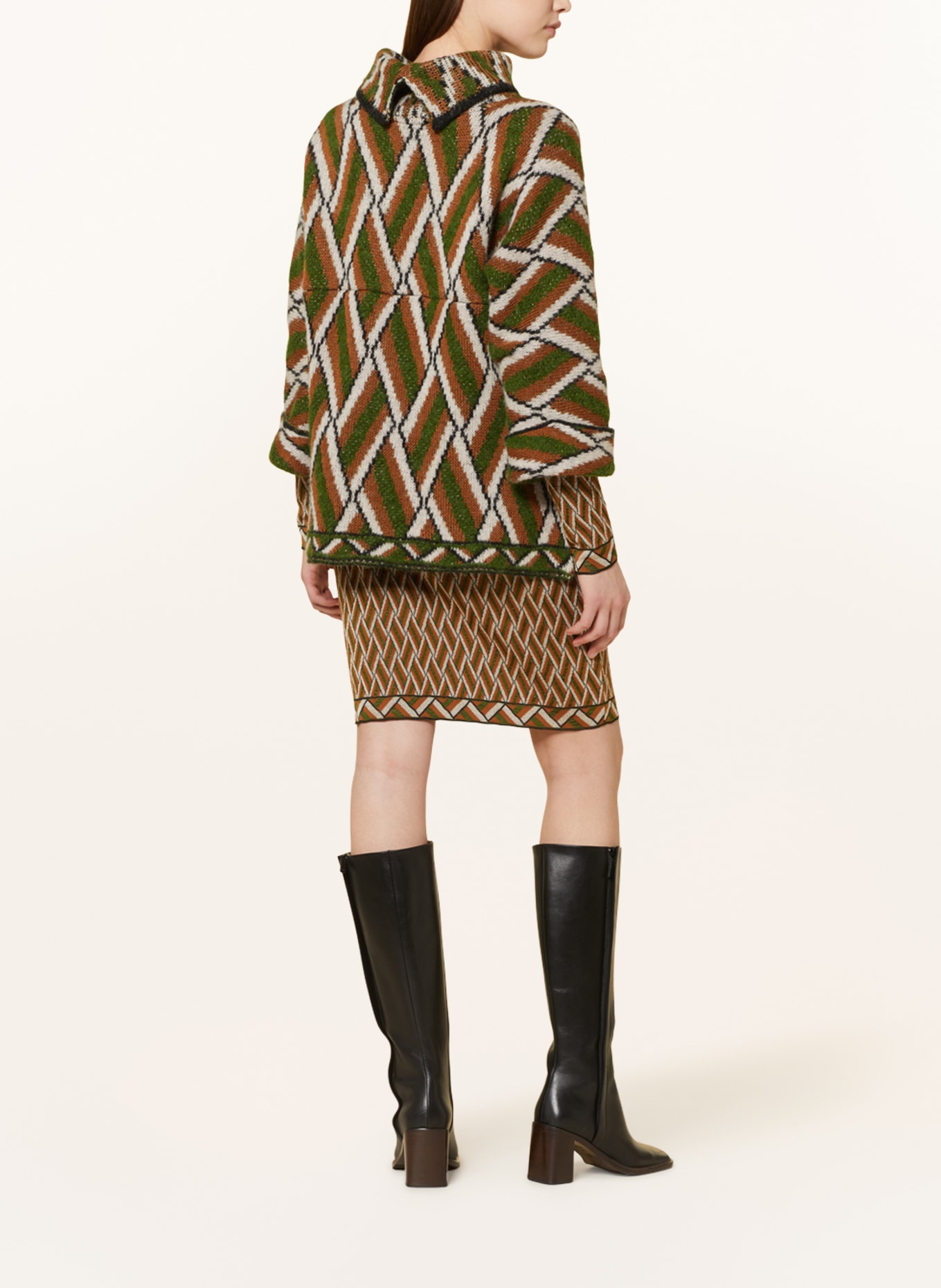 MARC CAIN Set: Sweater and legwarmers with glitter thread, Color: 573 orient green (Image 3)